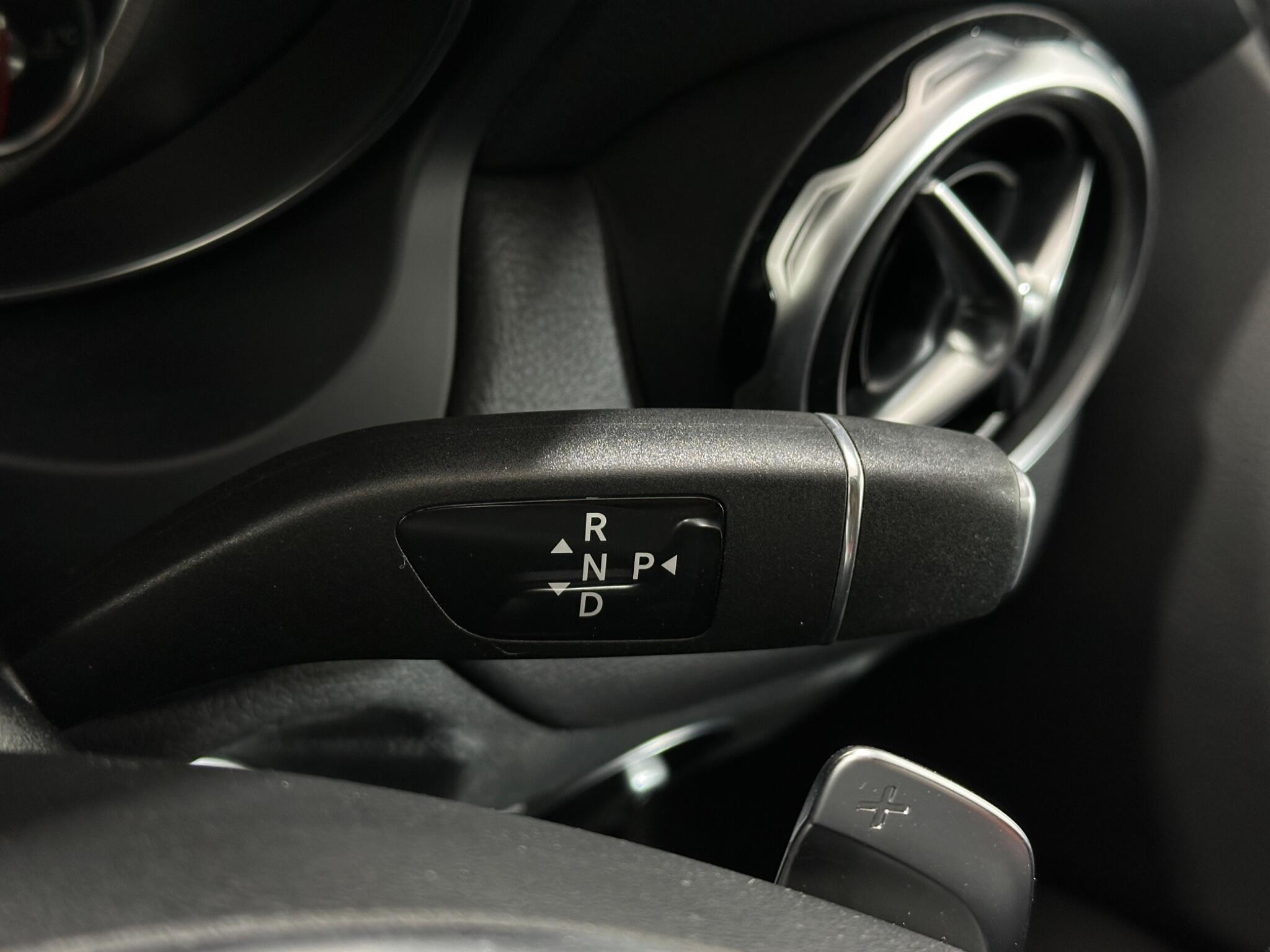 Mercedes-Benz Gla view 17