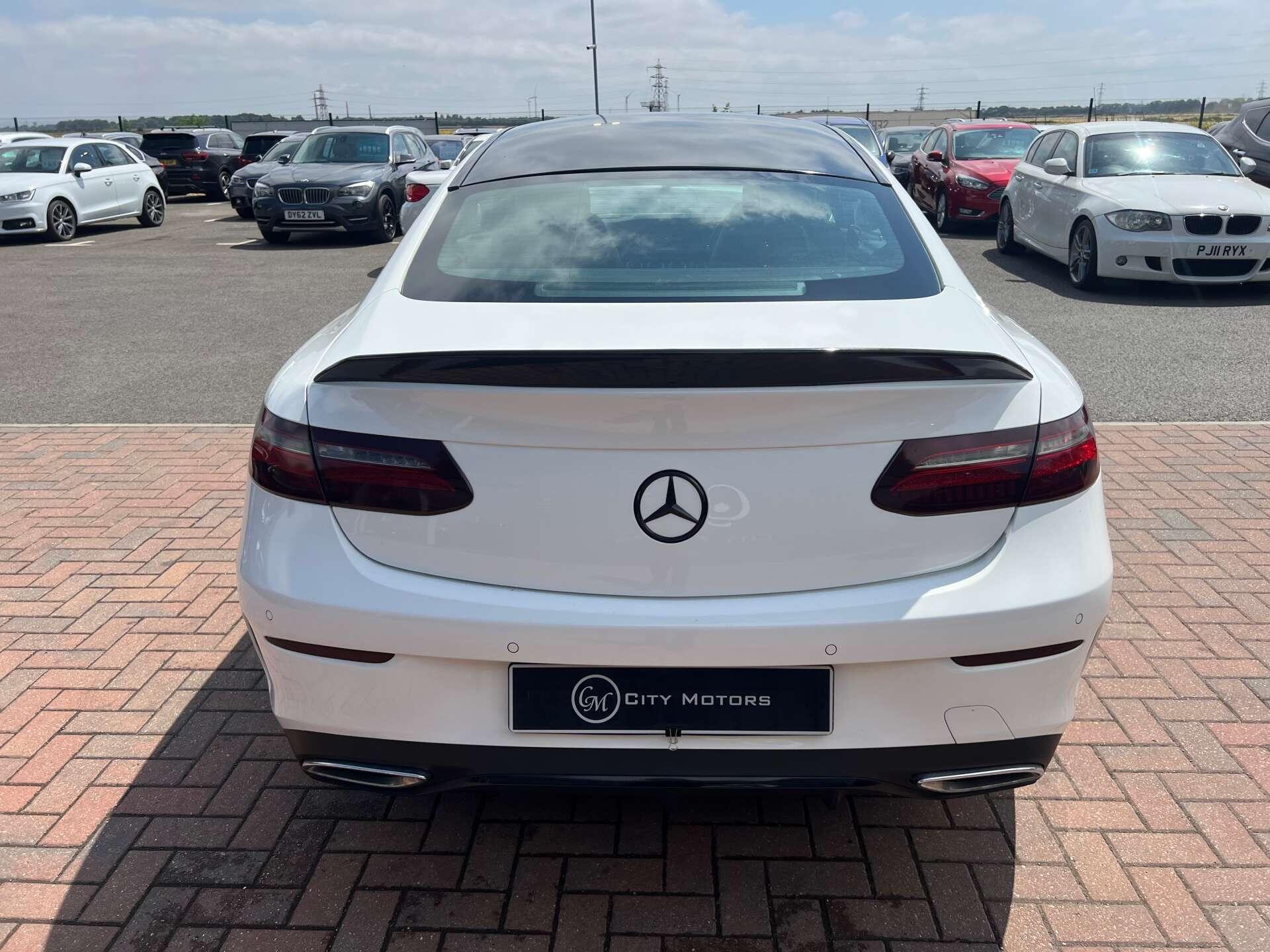 Mercedes-Benz E-Class view 9