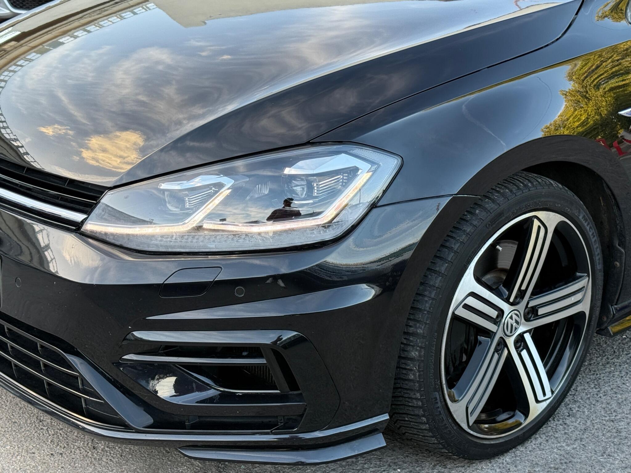 Volkswagen Golf - Image 23