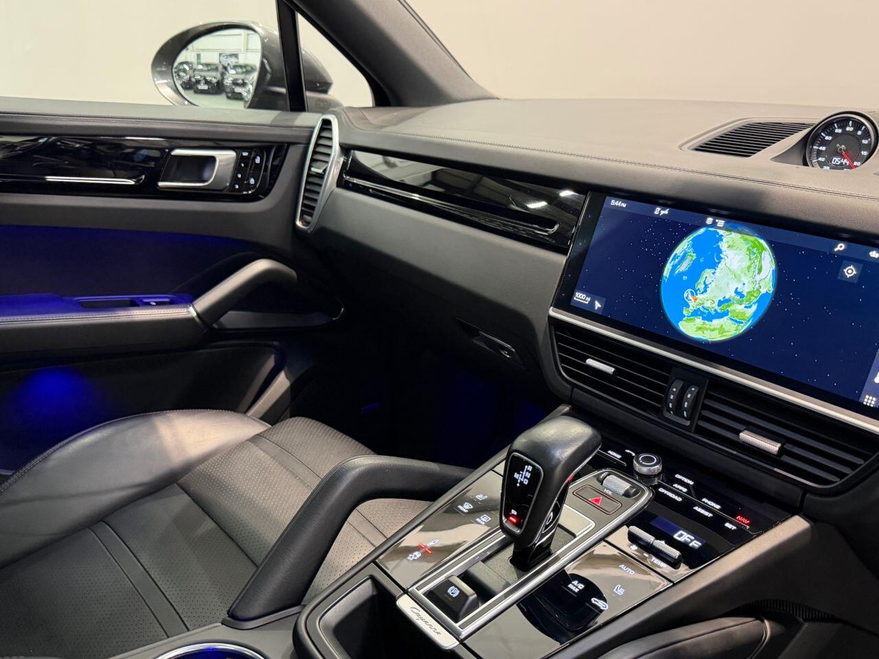 Porsche Cayenne view 46