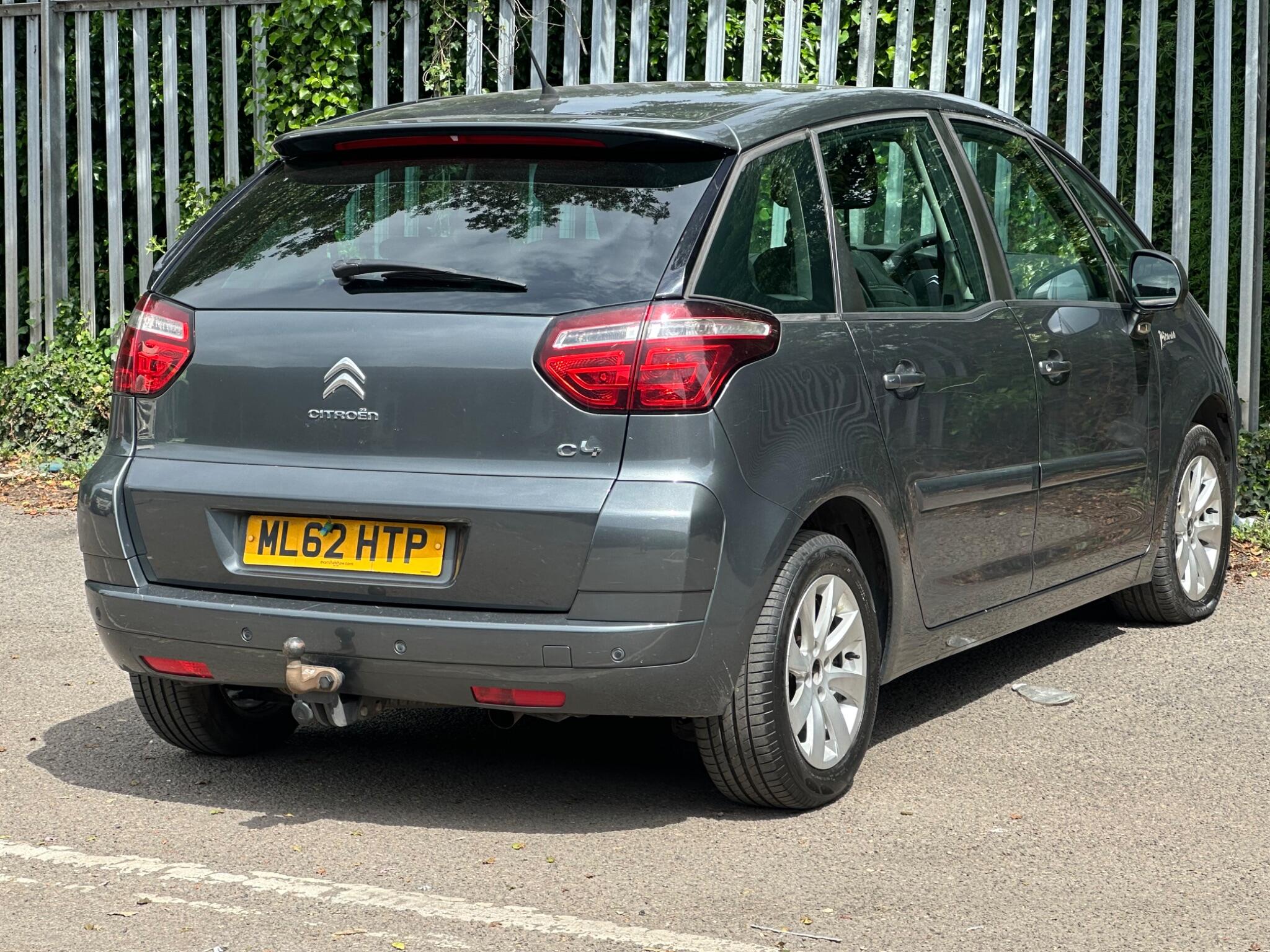 Citroen C4 Picasso view 6
