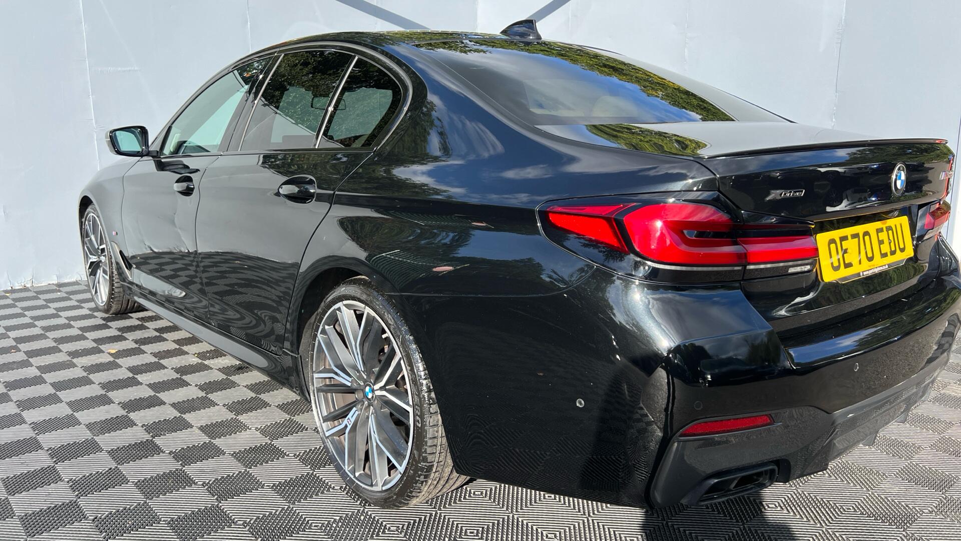 BMW 5 Series view 34