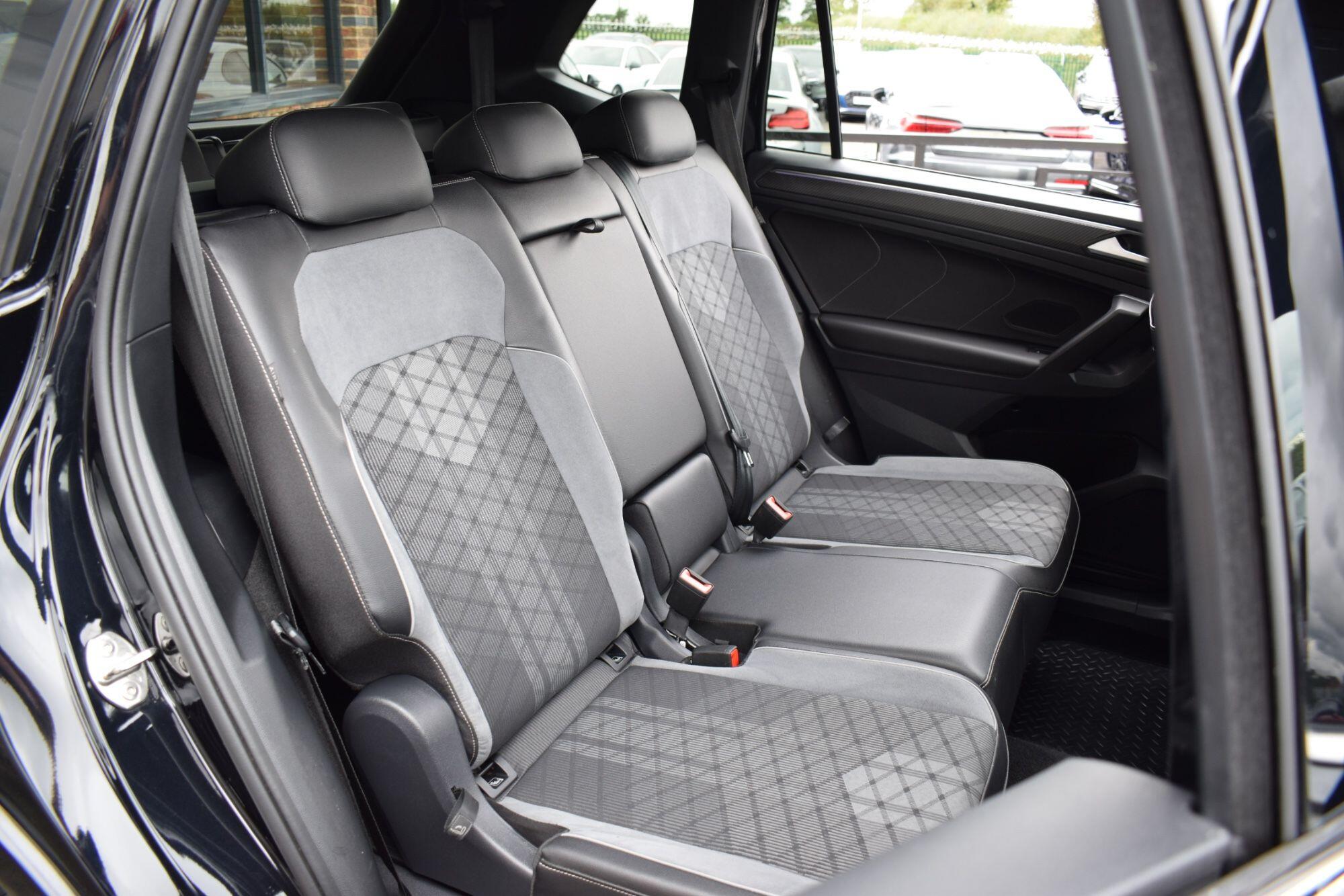 Volkswagen Tiguan Allspace view 24