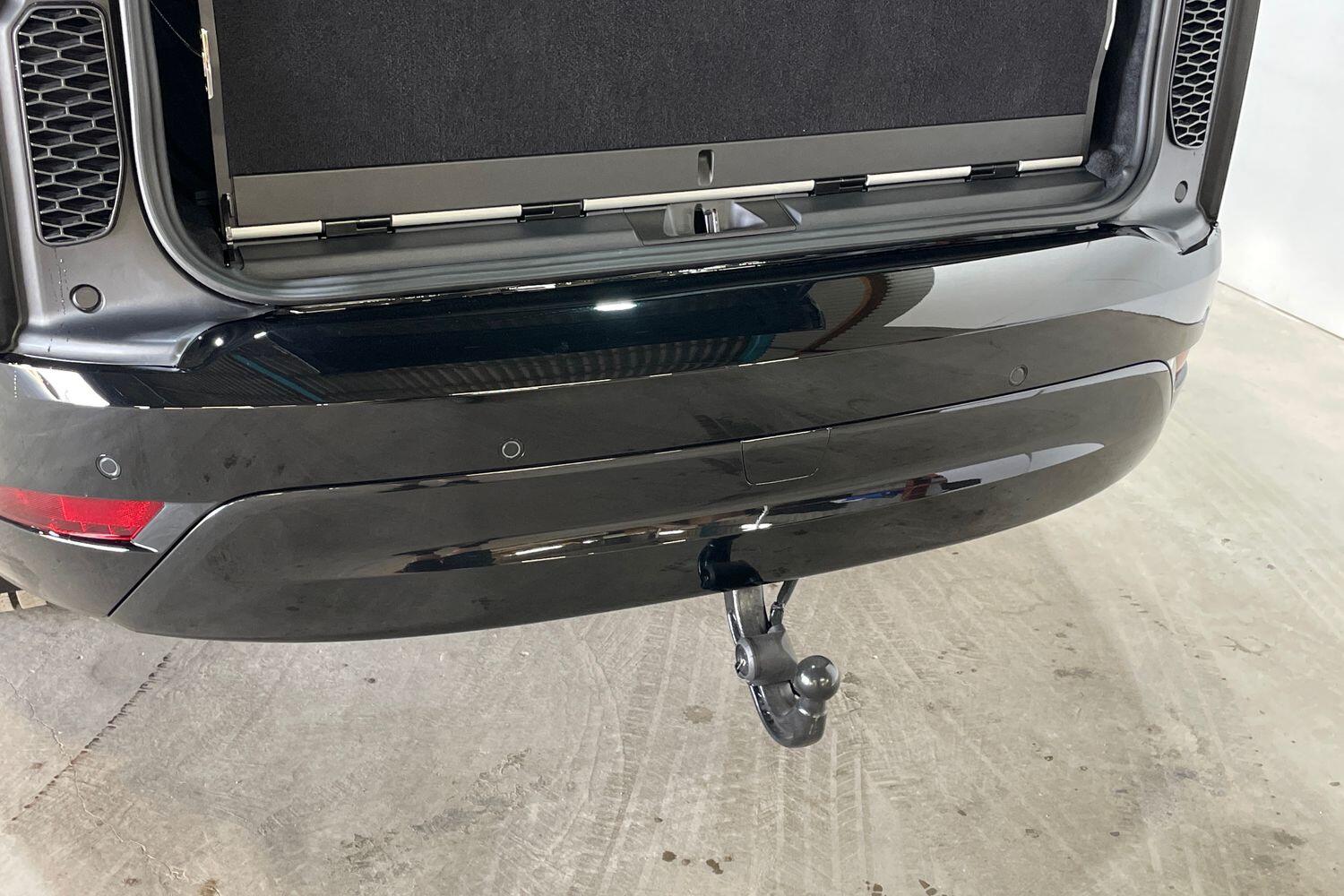 Land Rover Discovery view 17