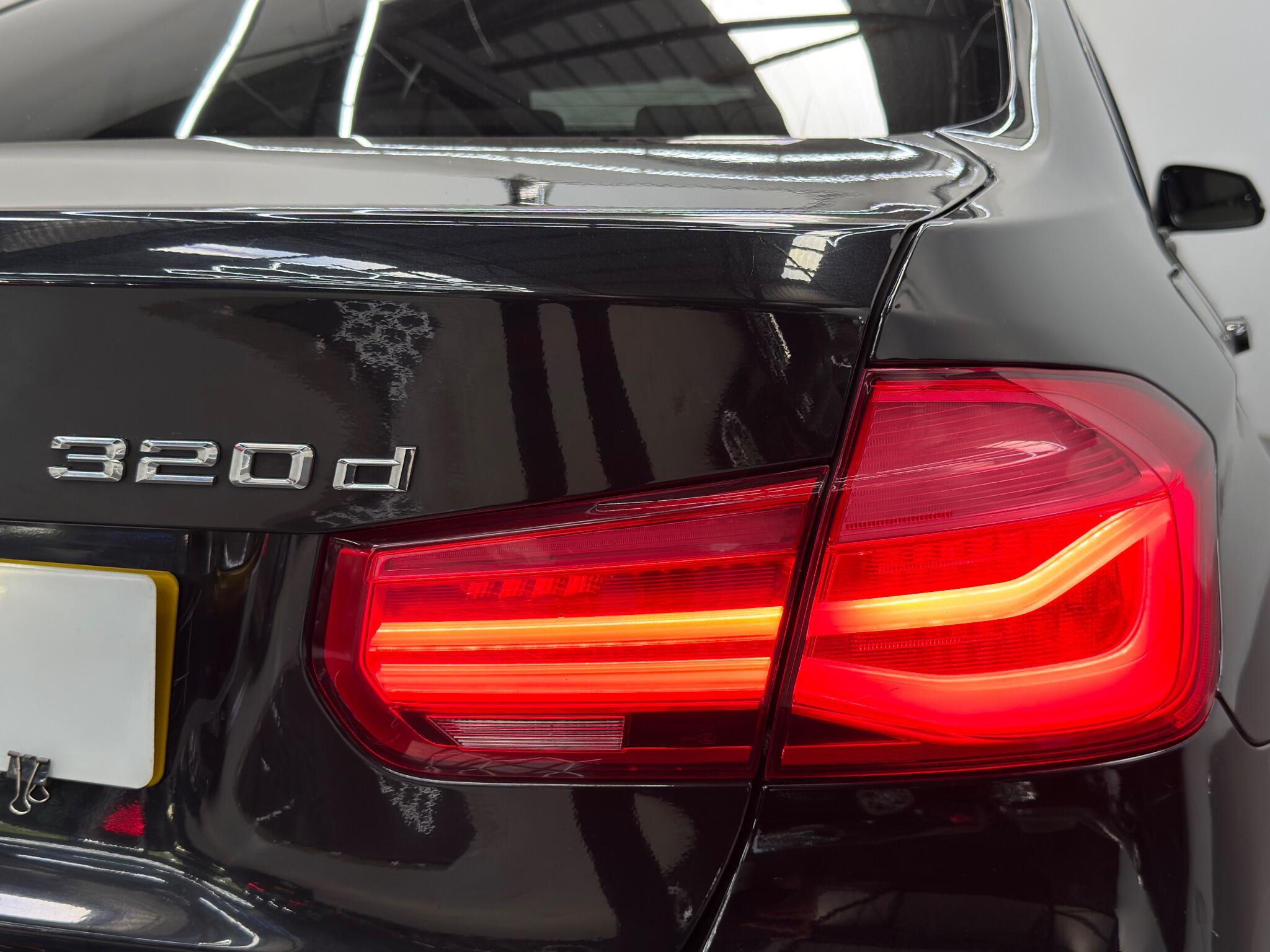 BMW 3 Series view 14
