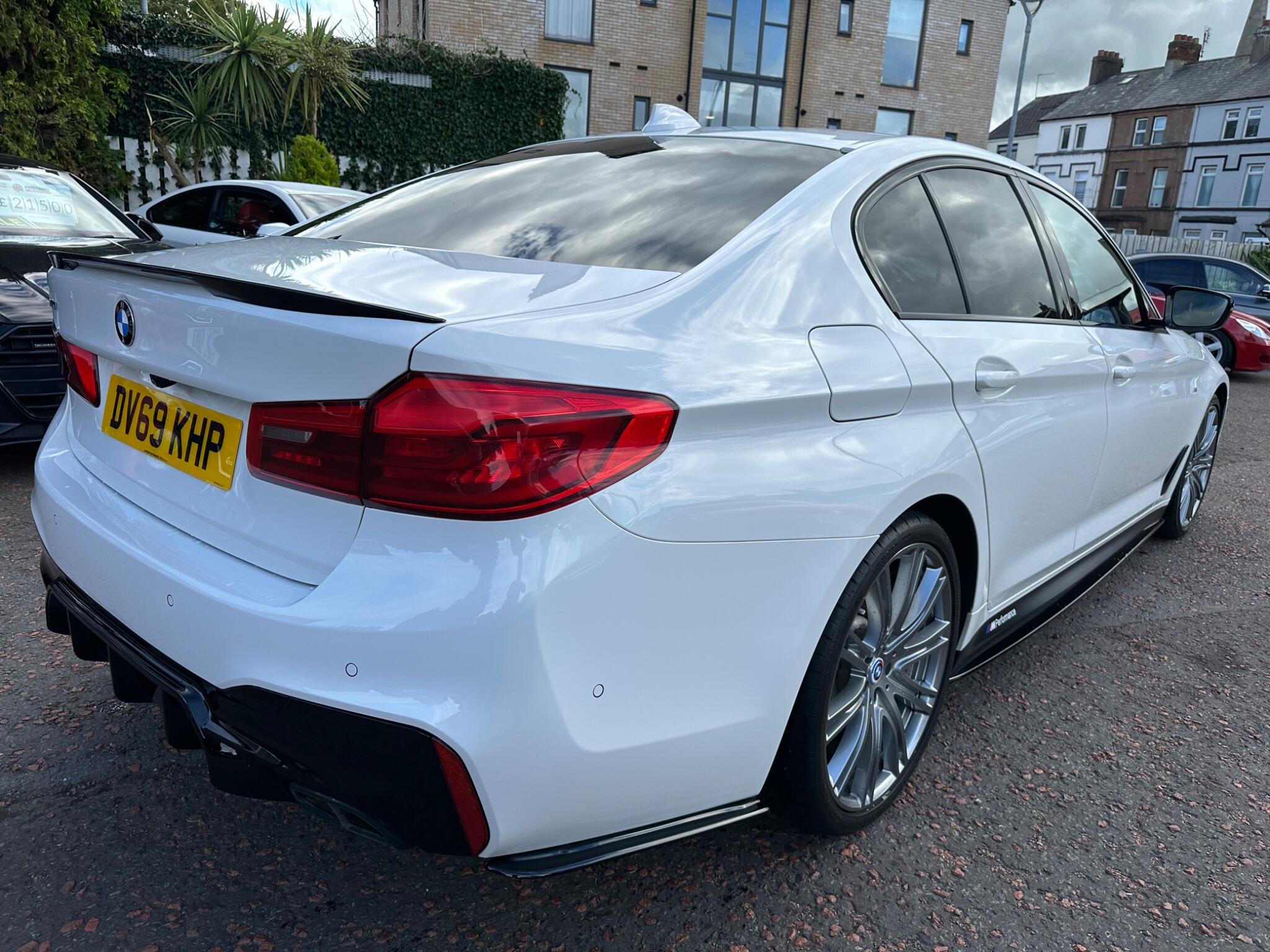 BMW 5 Series view 5