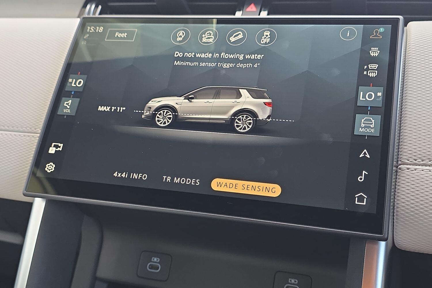 Land Rover Discovery Sport view 41