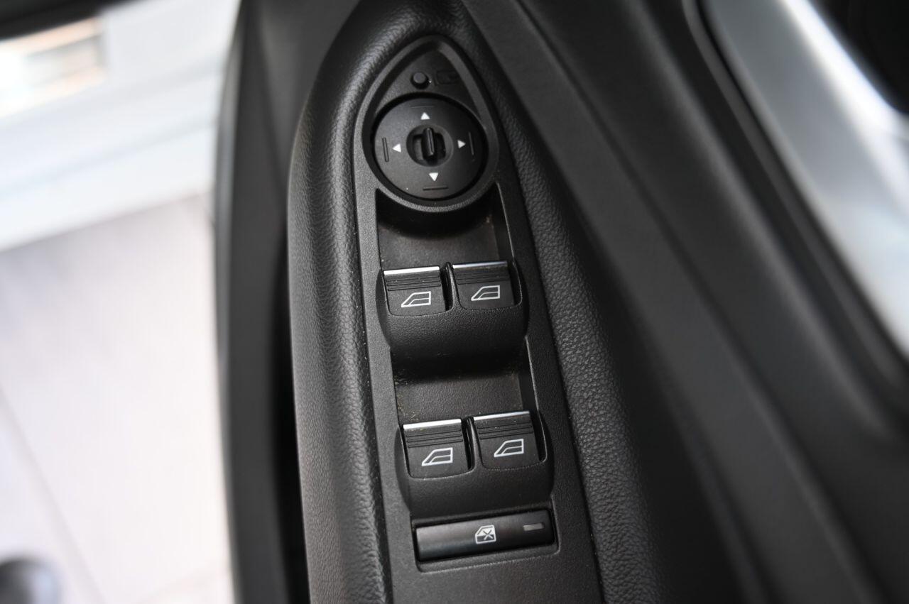 Ford Kuga view 34
