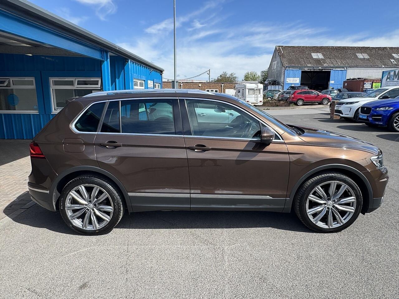 Volkswagen Tiguan view 8