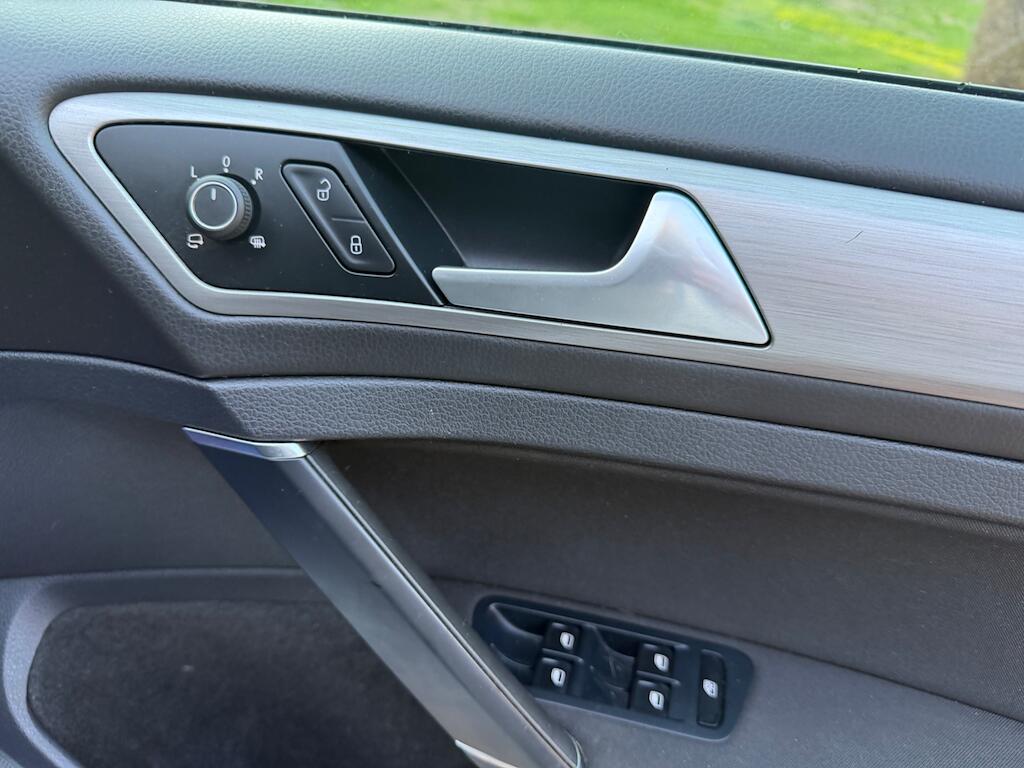 Volkswagen Golf view 15