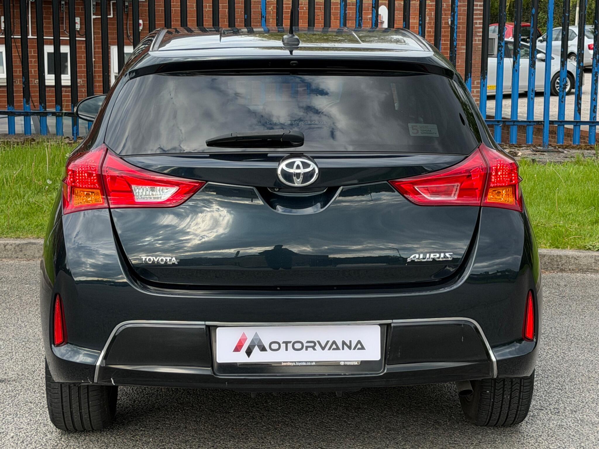 Toyota Auris view 11