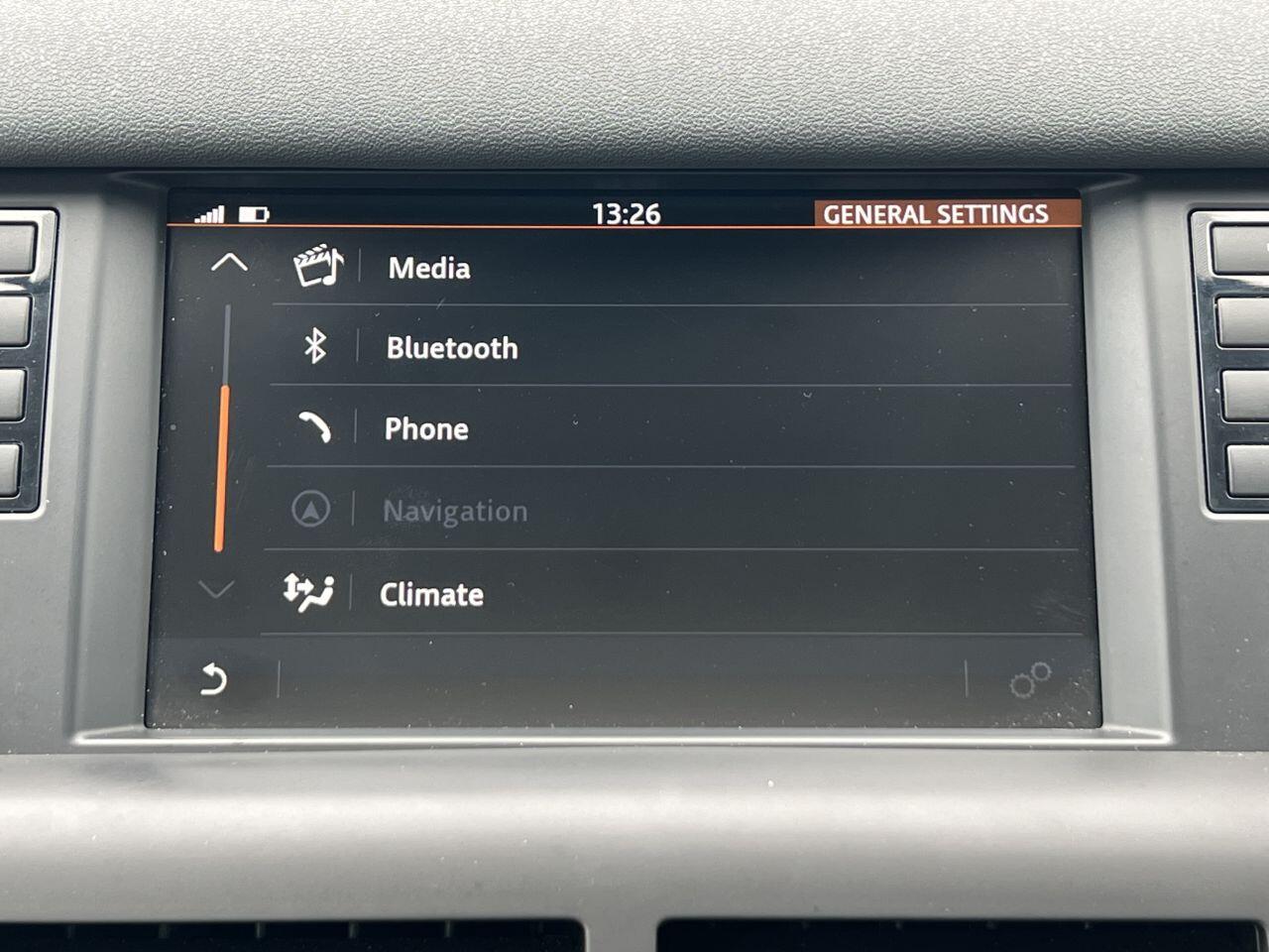 Land Rover Discovery Sport view 47