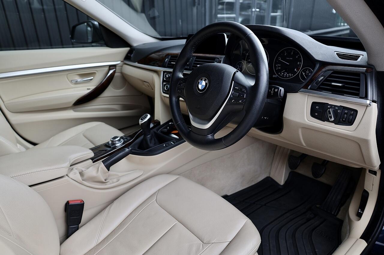 BMW 3 Series Gran Turismo view 9