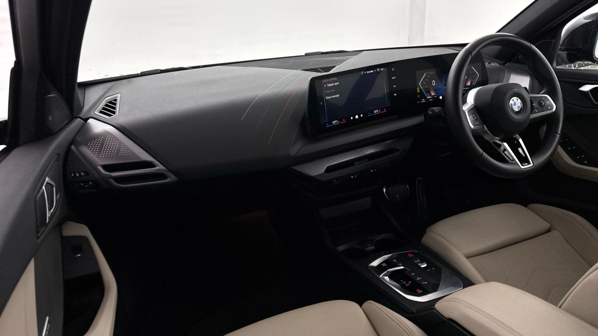 BMW 1 Series view 8