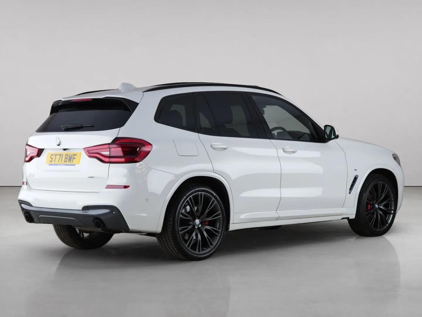 BMW X3 view 8