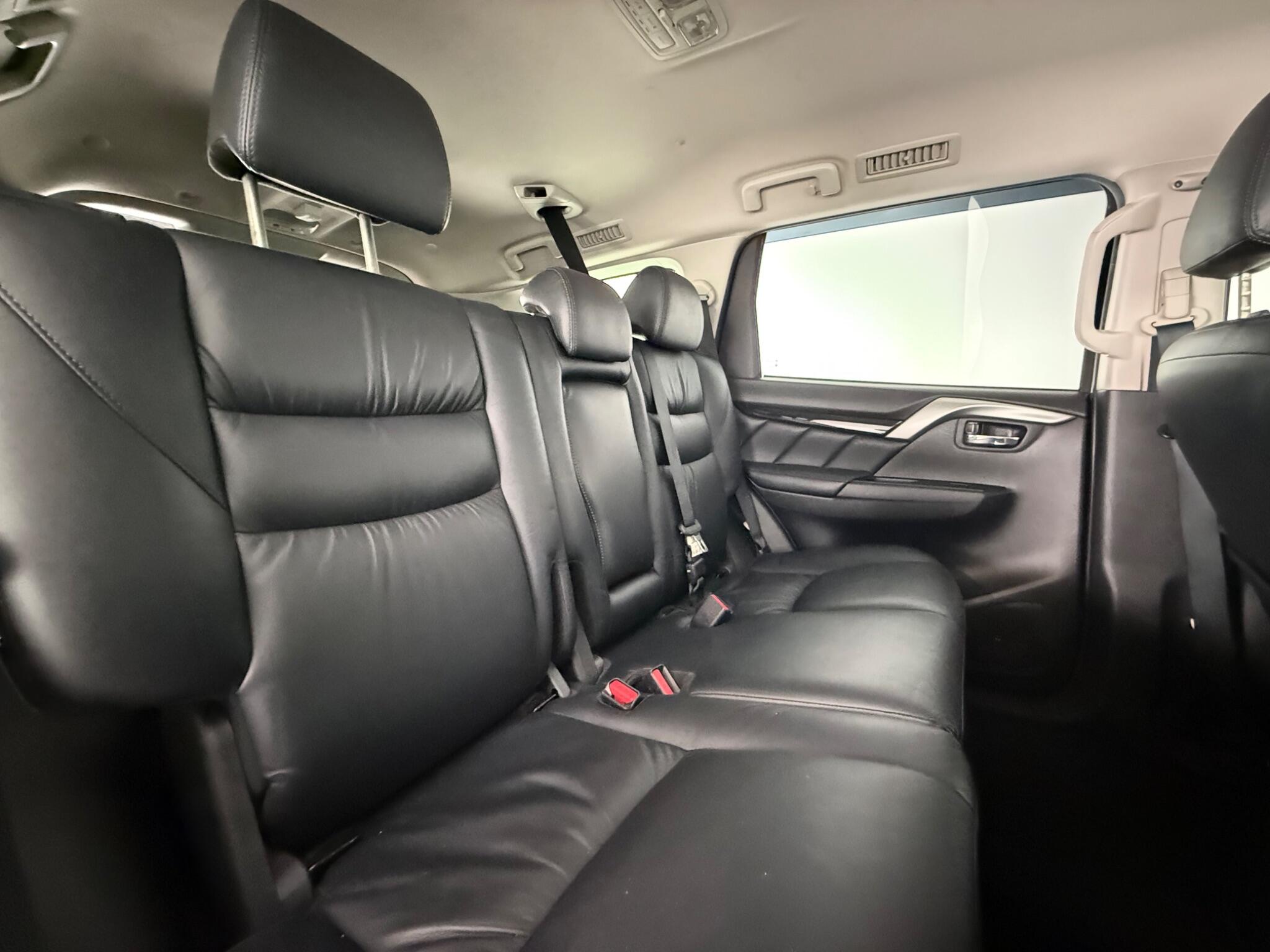 Mitsubishi Shogun Sport view 26