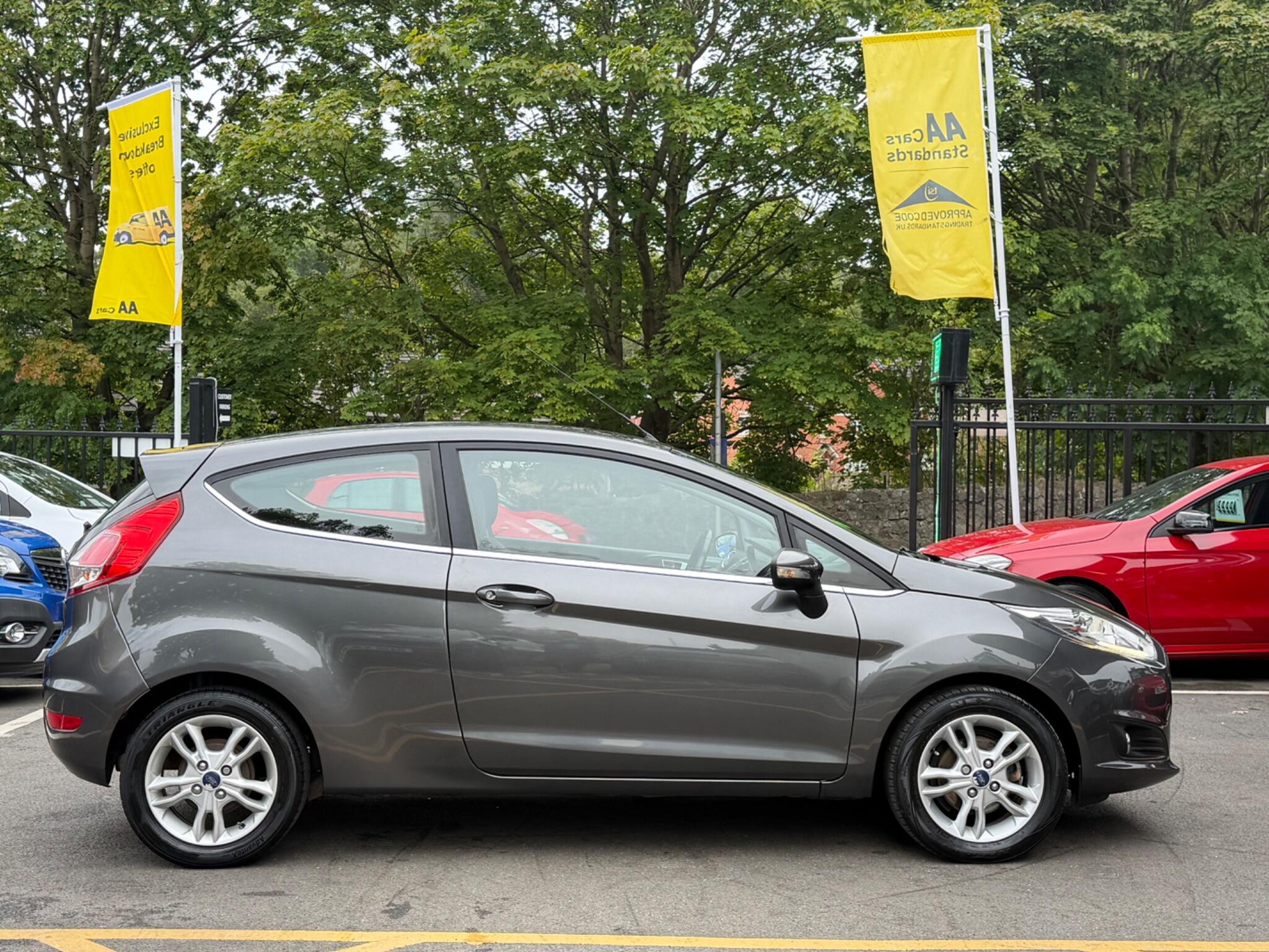 Ford Fiesta view 3
