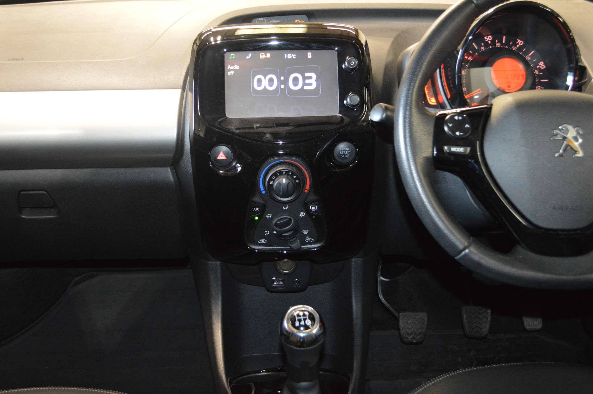 Peugeot 108 view 18