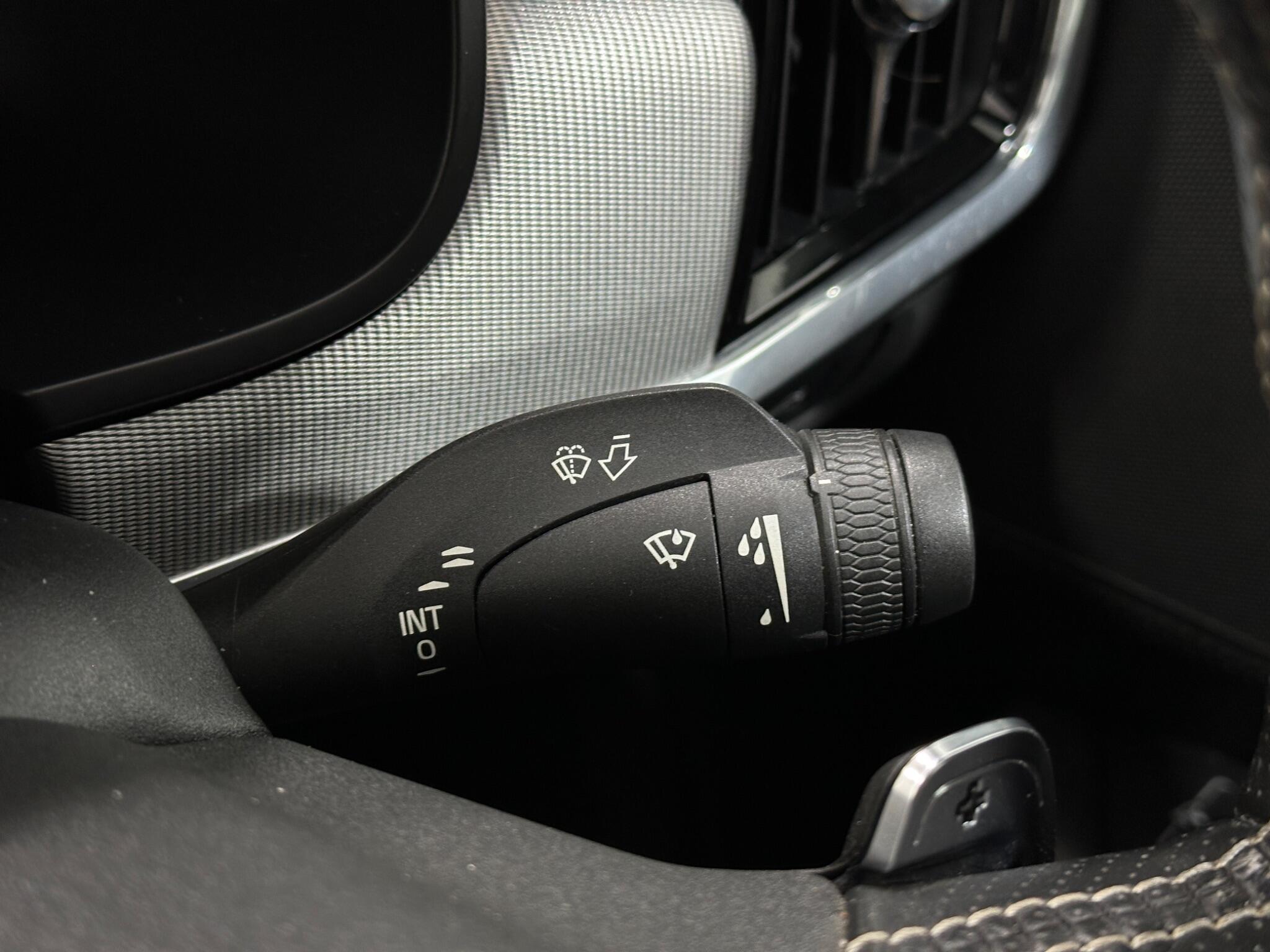 Volvo S90 view 17