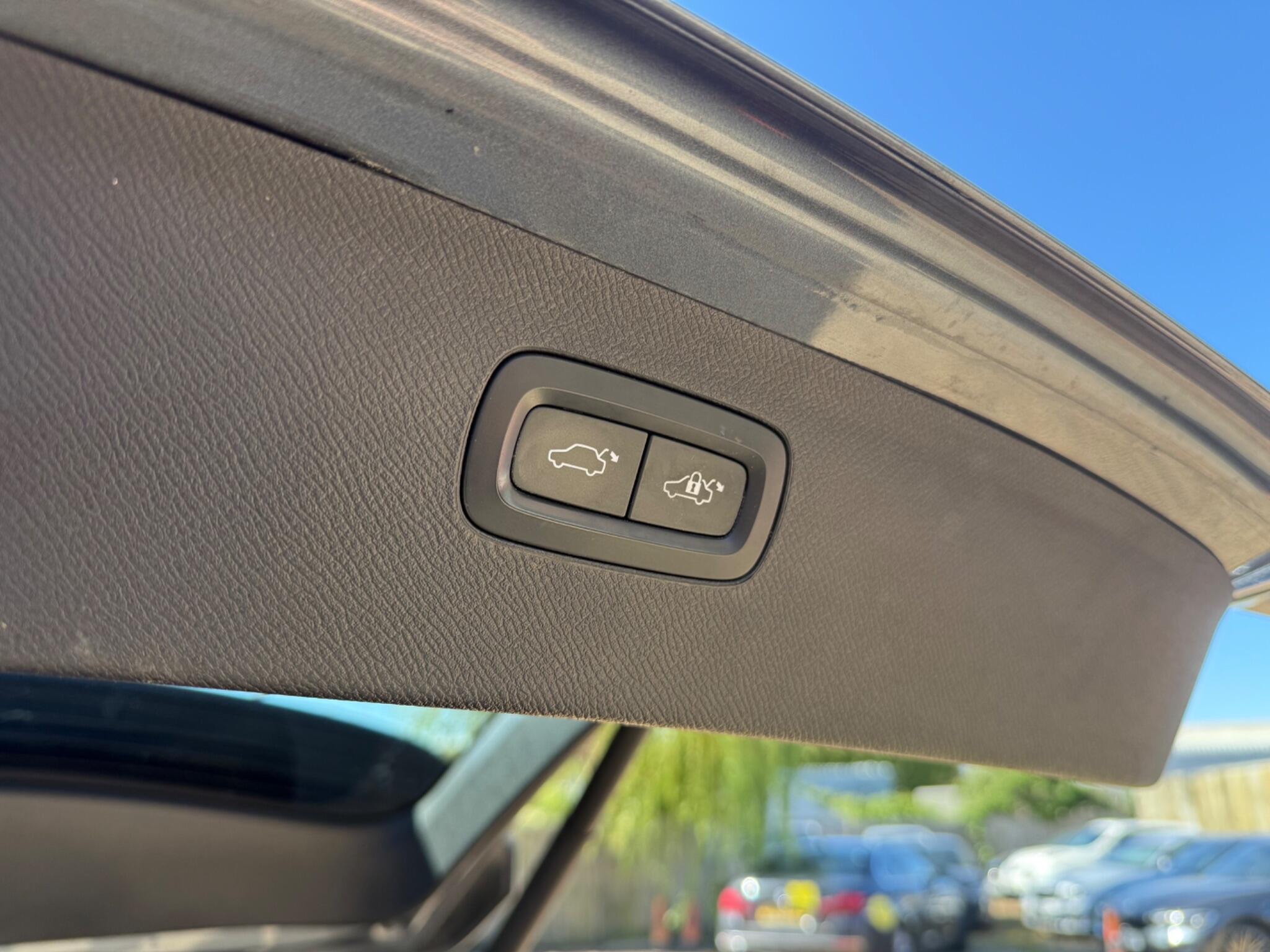 Volvo XC90 view 23