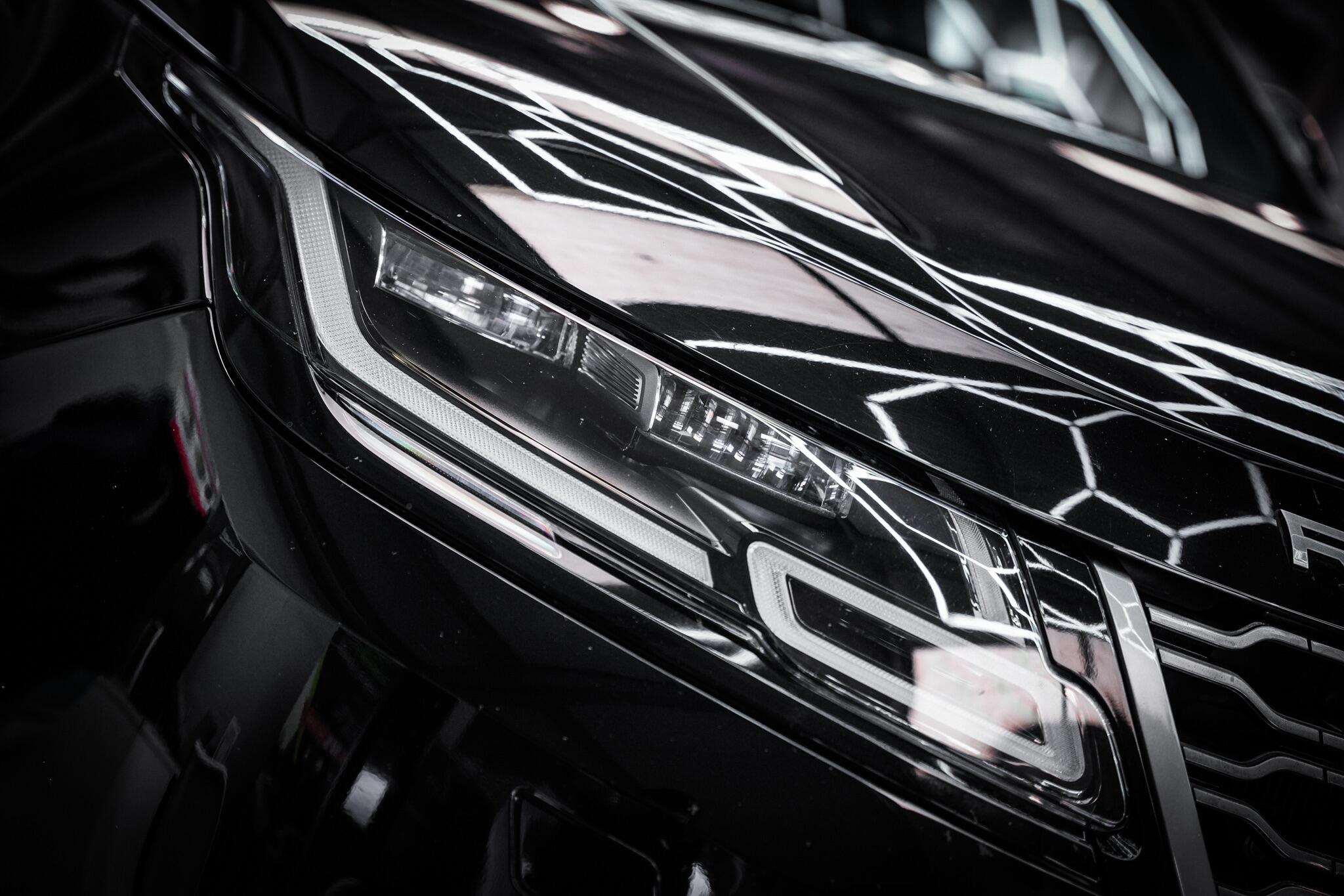 Land Rover Range Rover Velar view 33