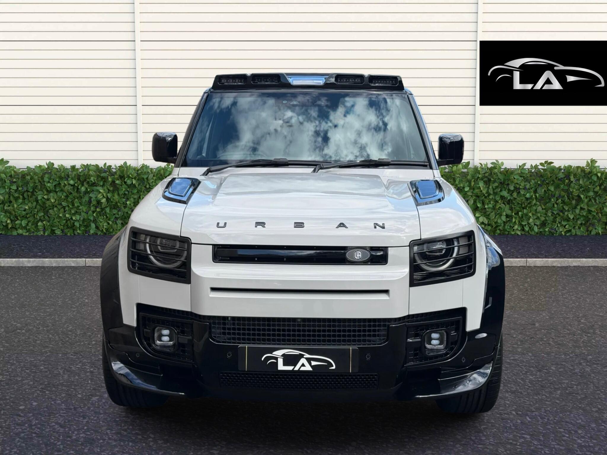 Land Rover Defender view 4