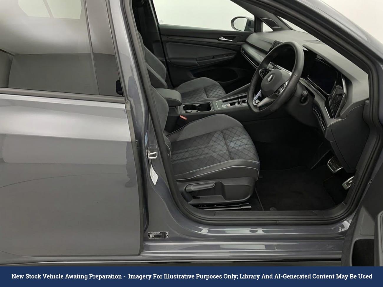 Volkswagen Golf view 3