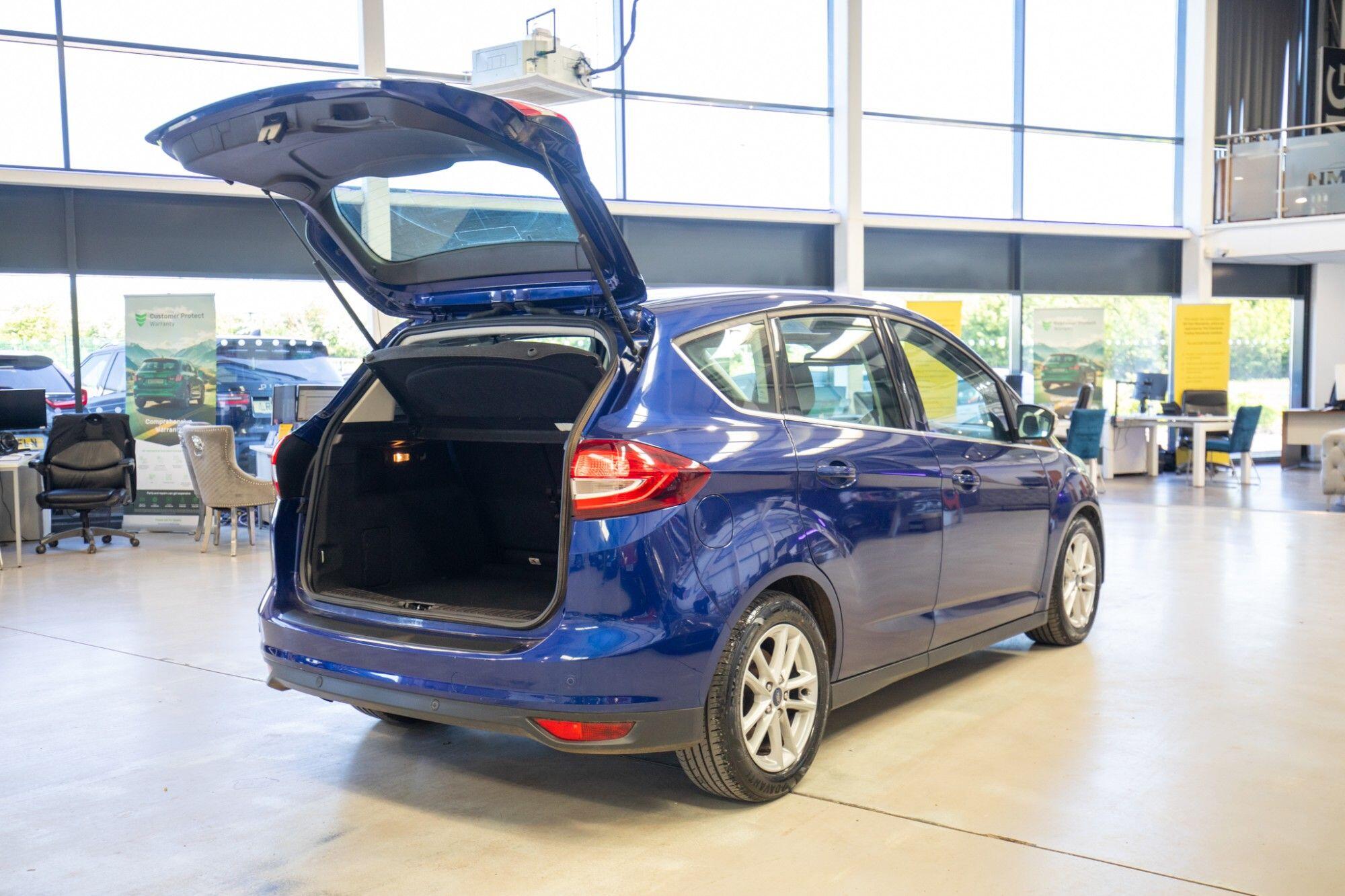 Ford C-Max view 31