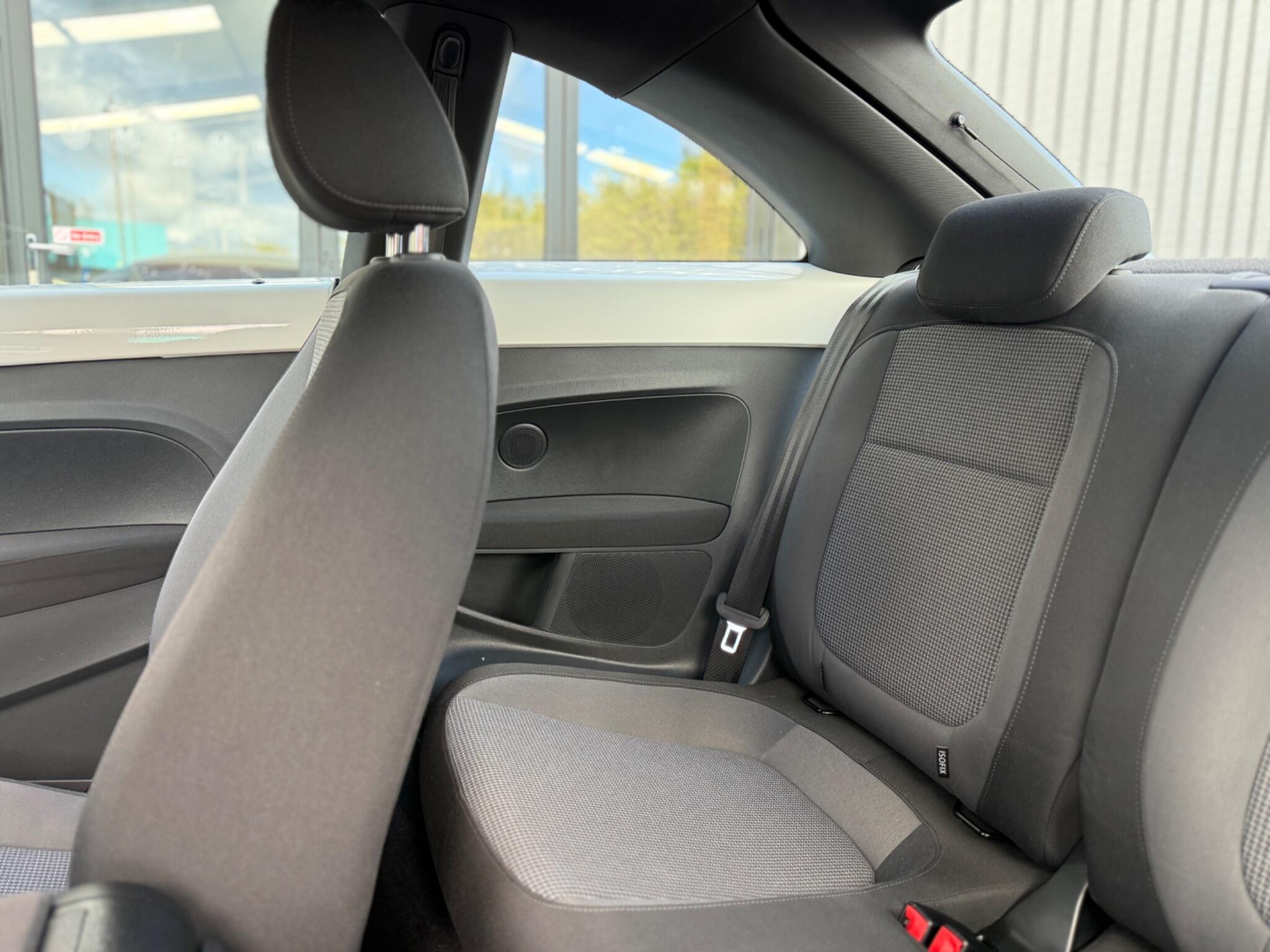 Volkswagen Beetle view 41