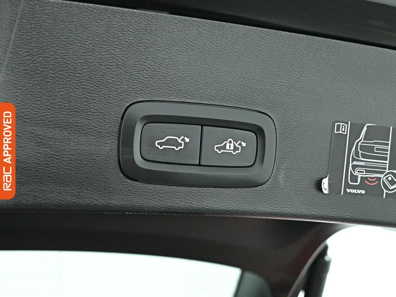 Volvo XC40 view 28