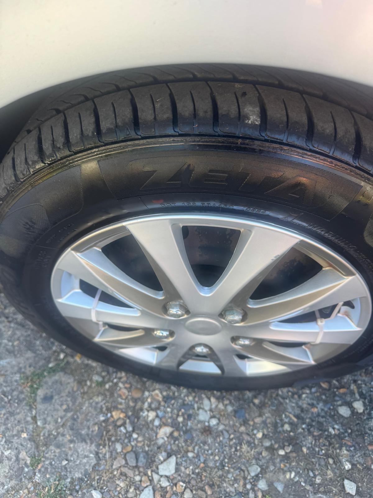 Peugeot 208 view 16