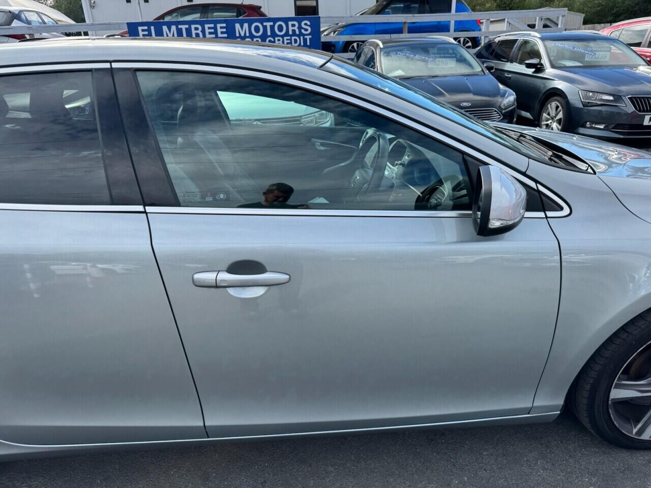 Volvo V40 view 31