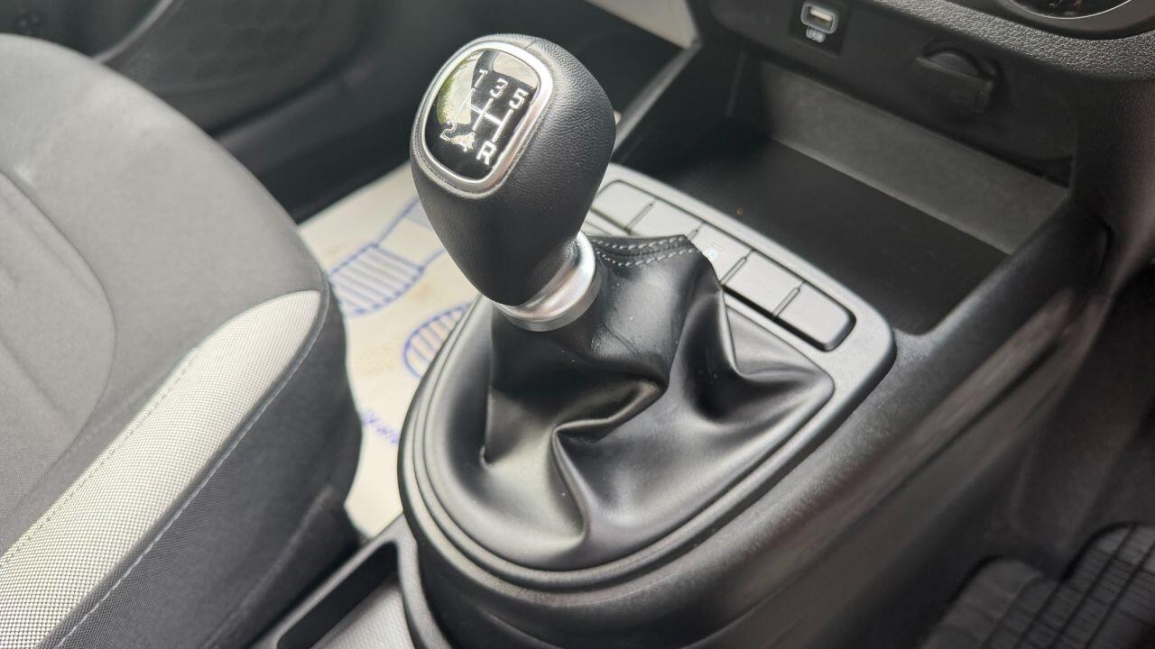 Hyundai i10 view 23