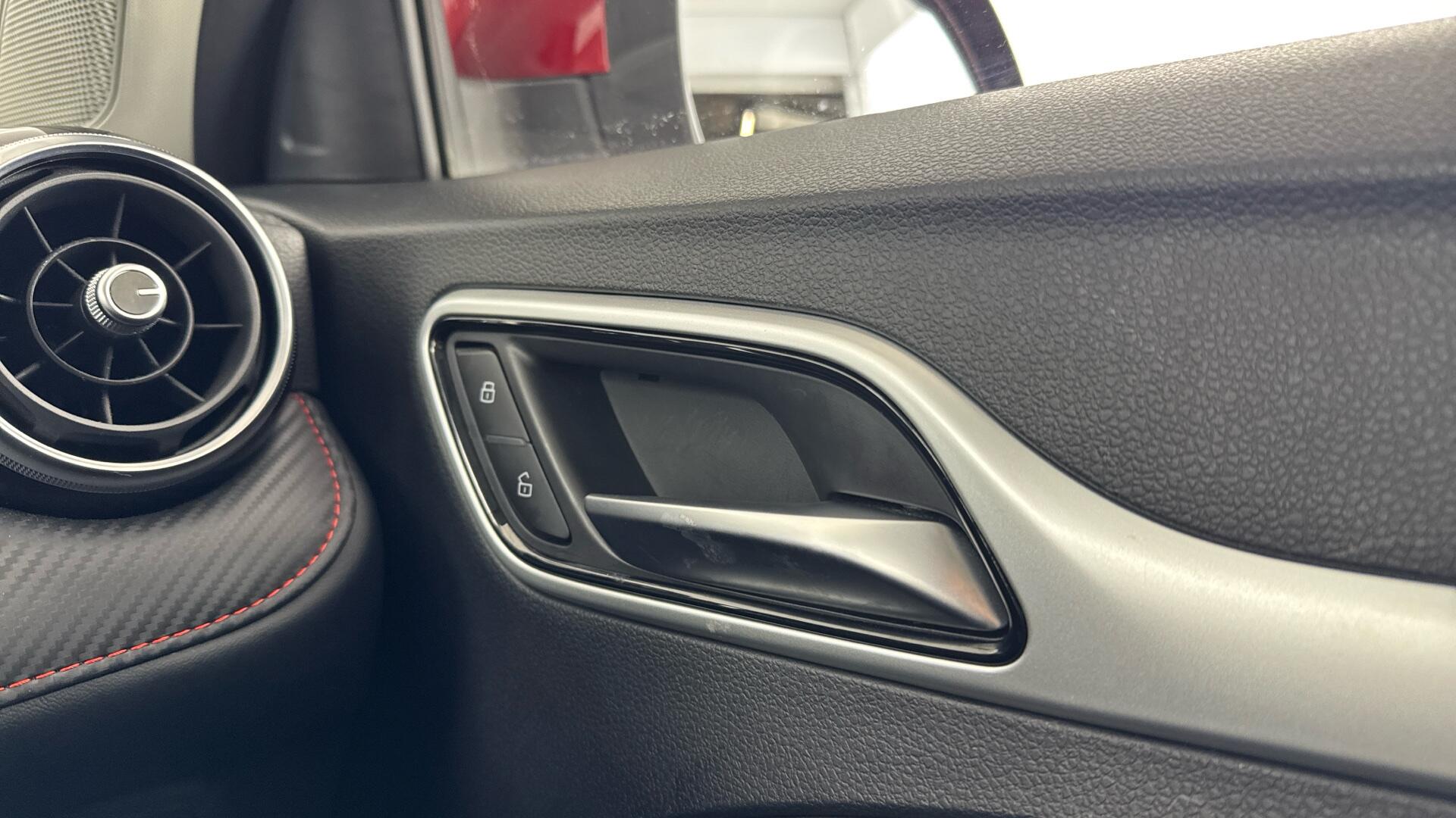 MG ZS view 38