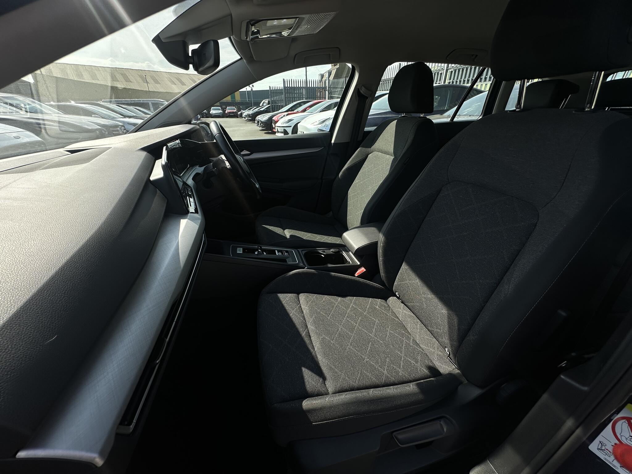 Volkswagen Golf view 32