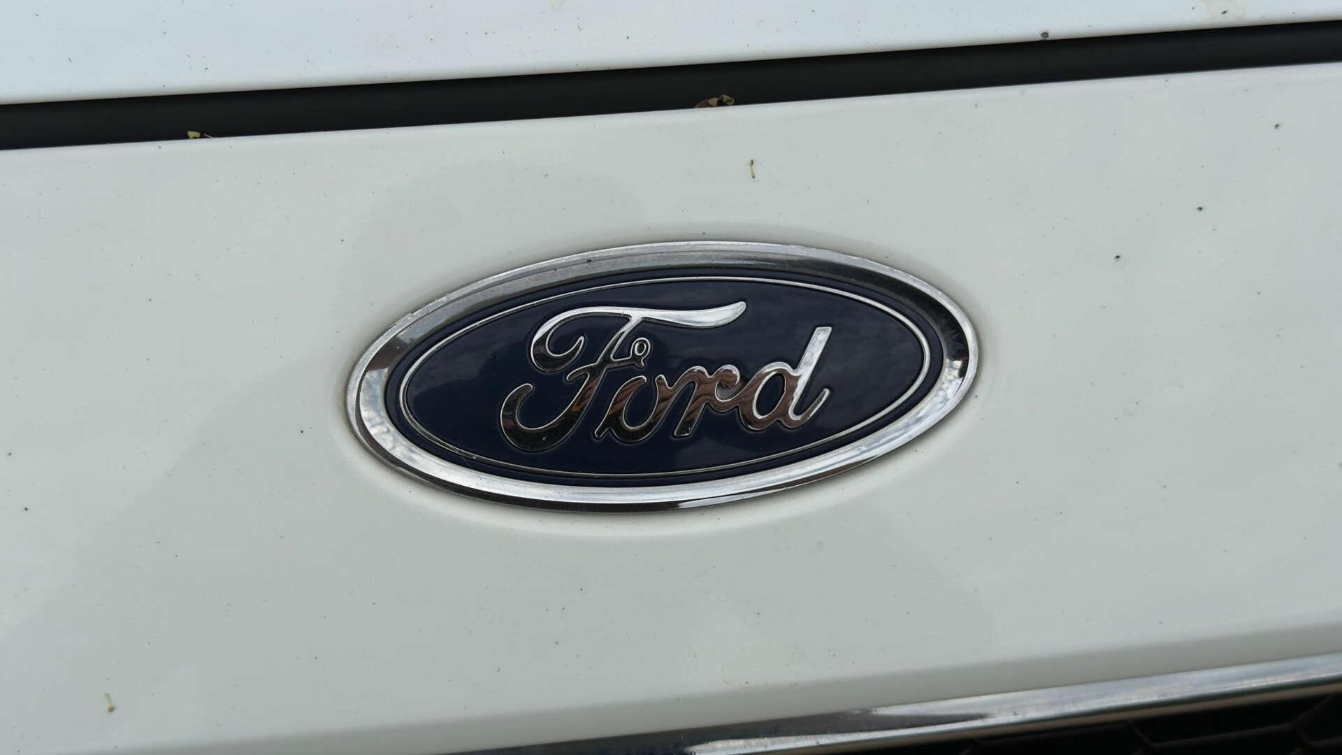 Ford Focus view 44