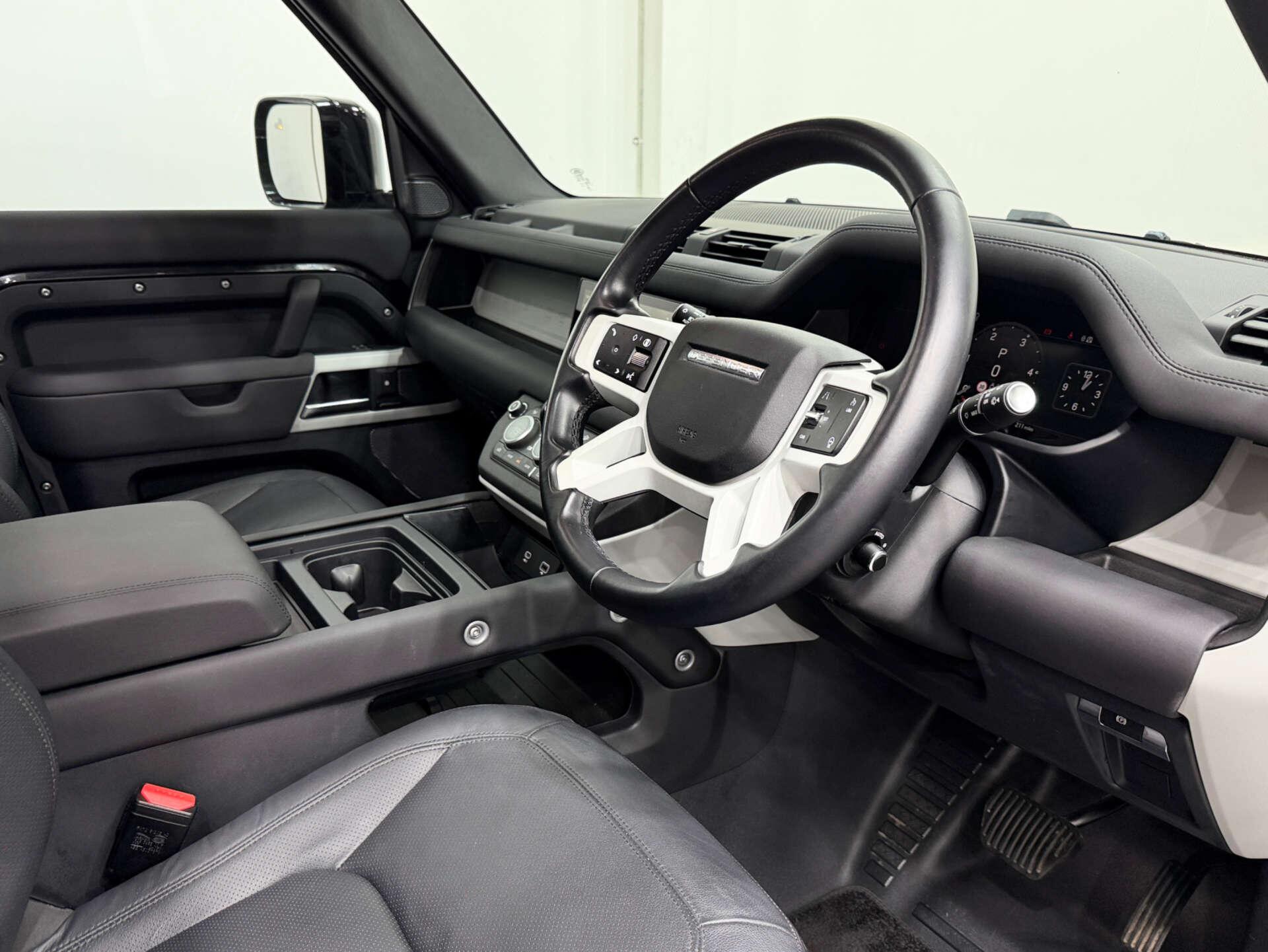 Land Rover Defender view 44