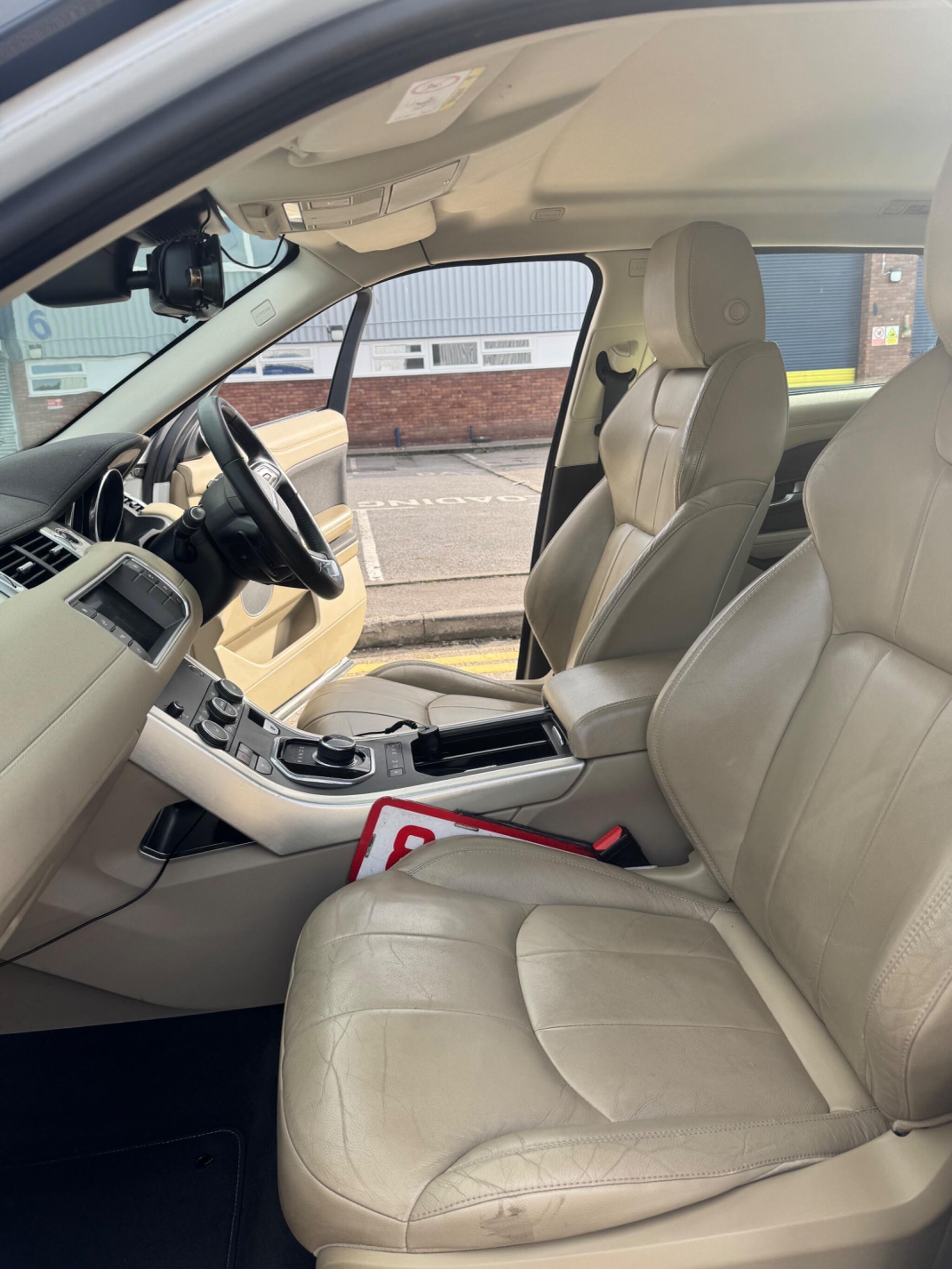 Land Rover Range Rover Evoque view 43