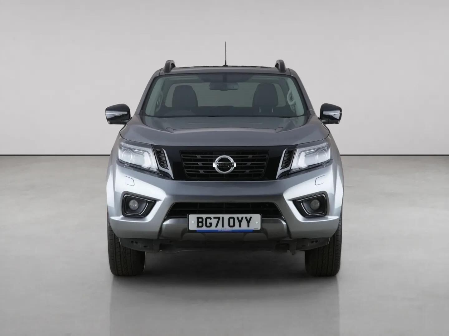 Nissan Navara view 5
