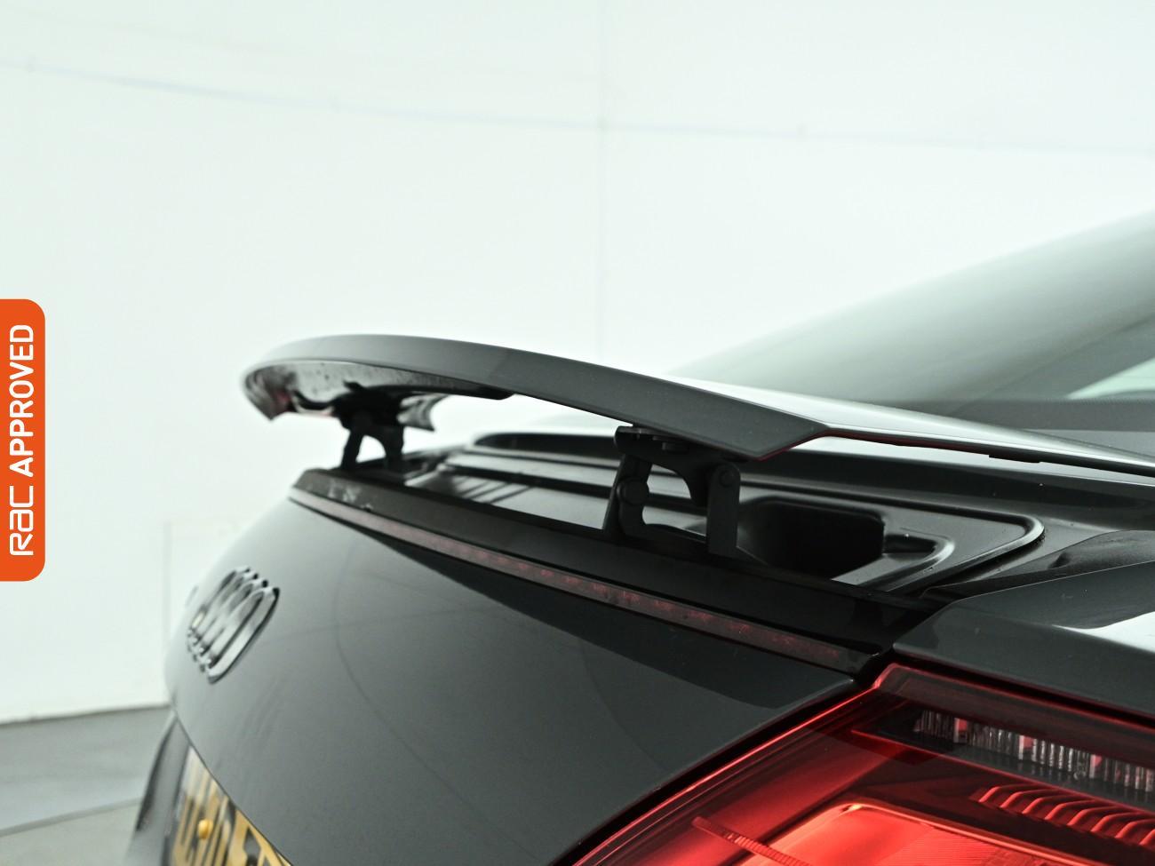 Audi TT view 21