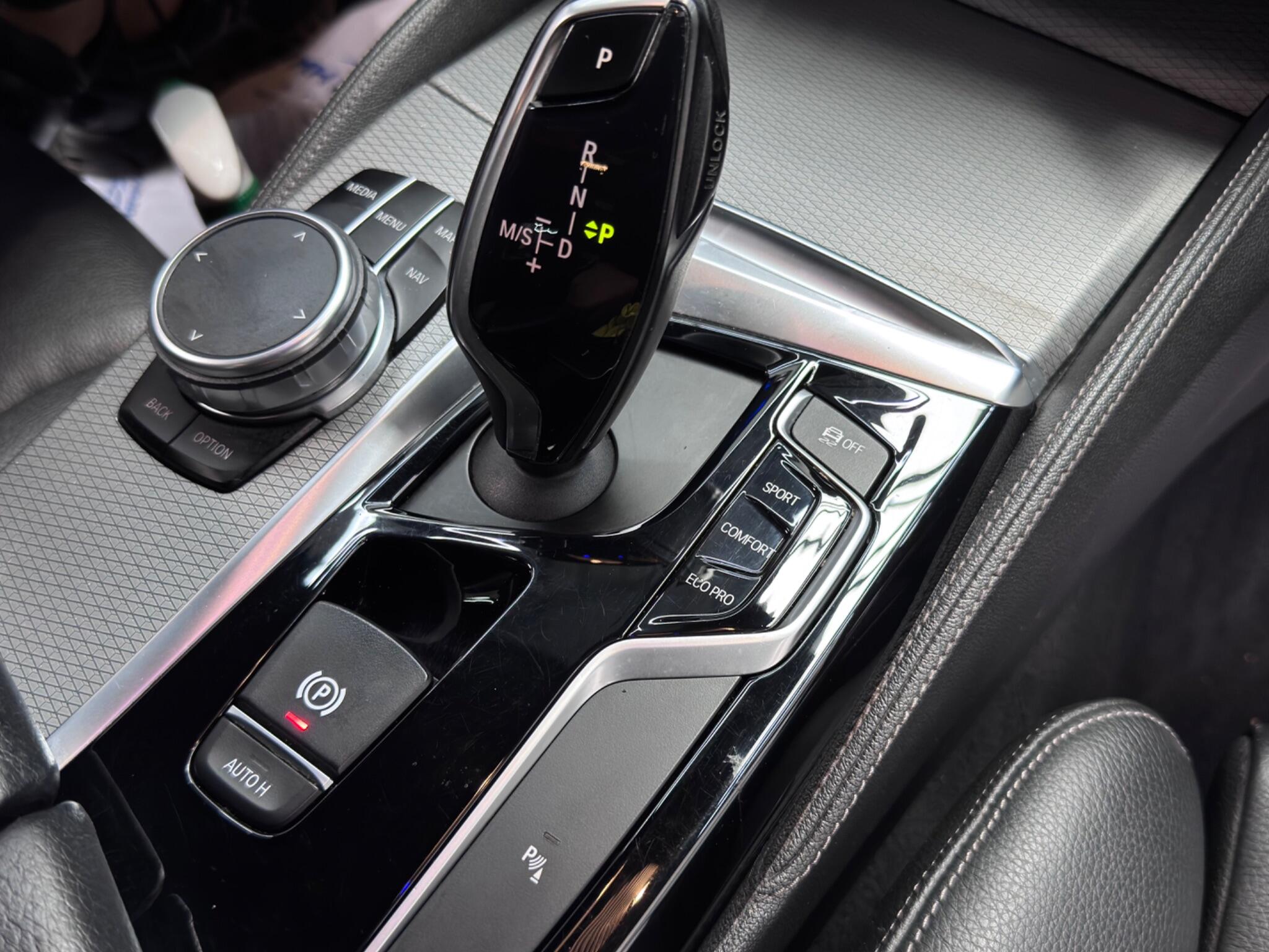 BMW 5 Series view 7