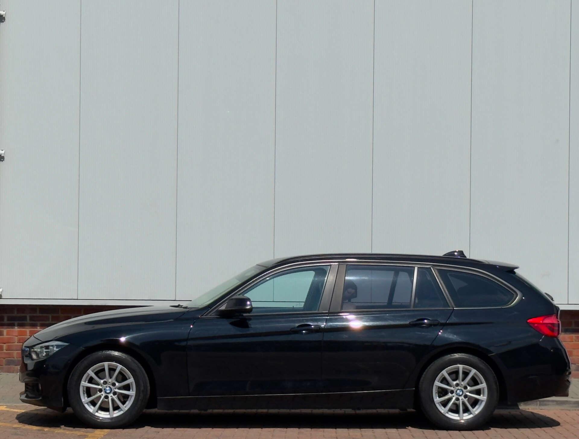 BMW 3 Series view 7