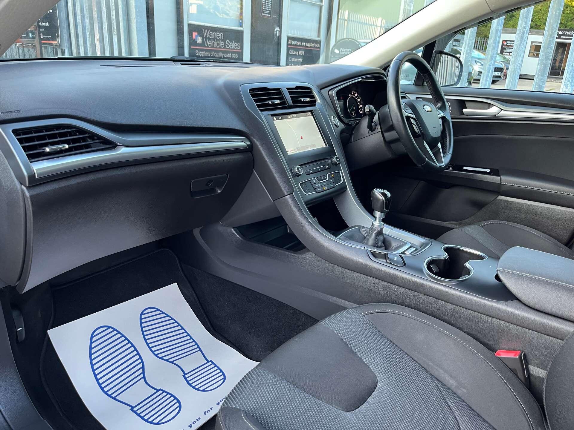 Ford Mondeo view 34