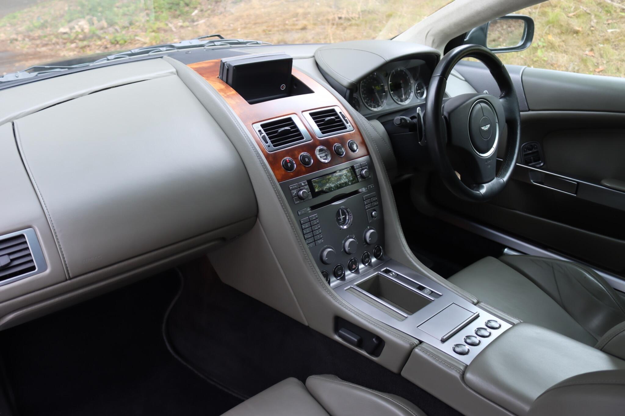 Aston Martin DB9 view 3
