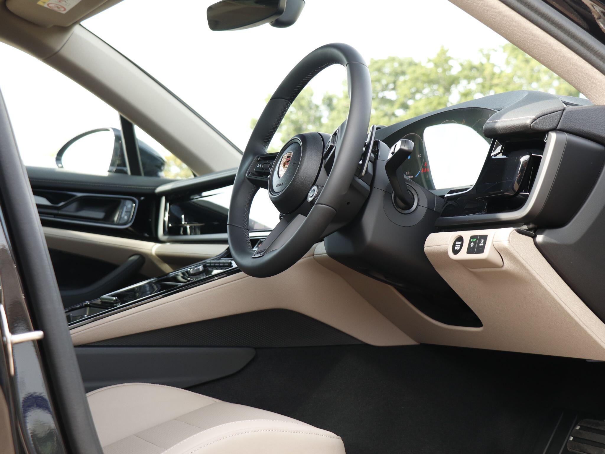 Porsche Panamera view 11