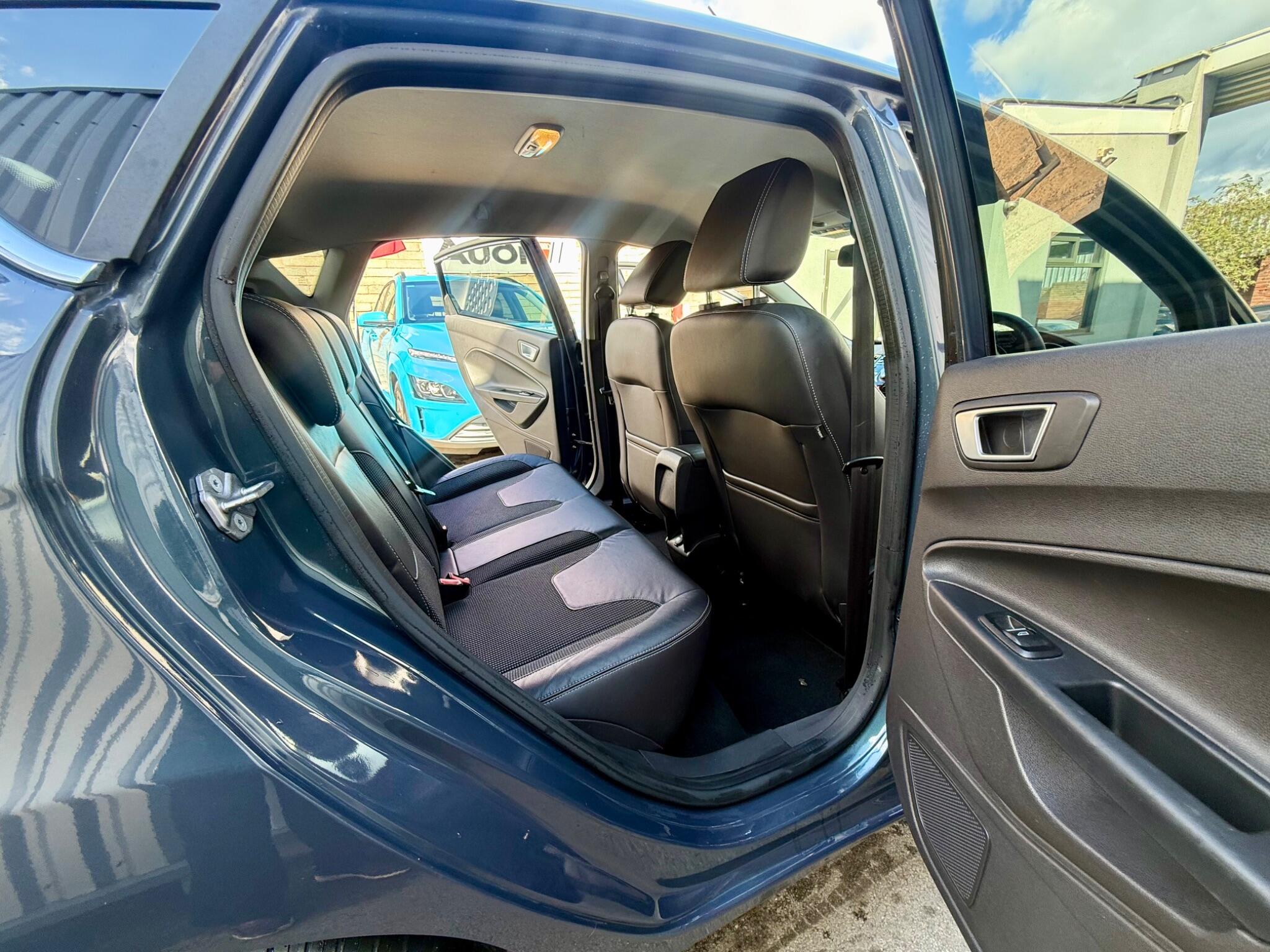 Ford Fiesta view 14