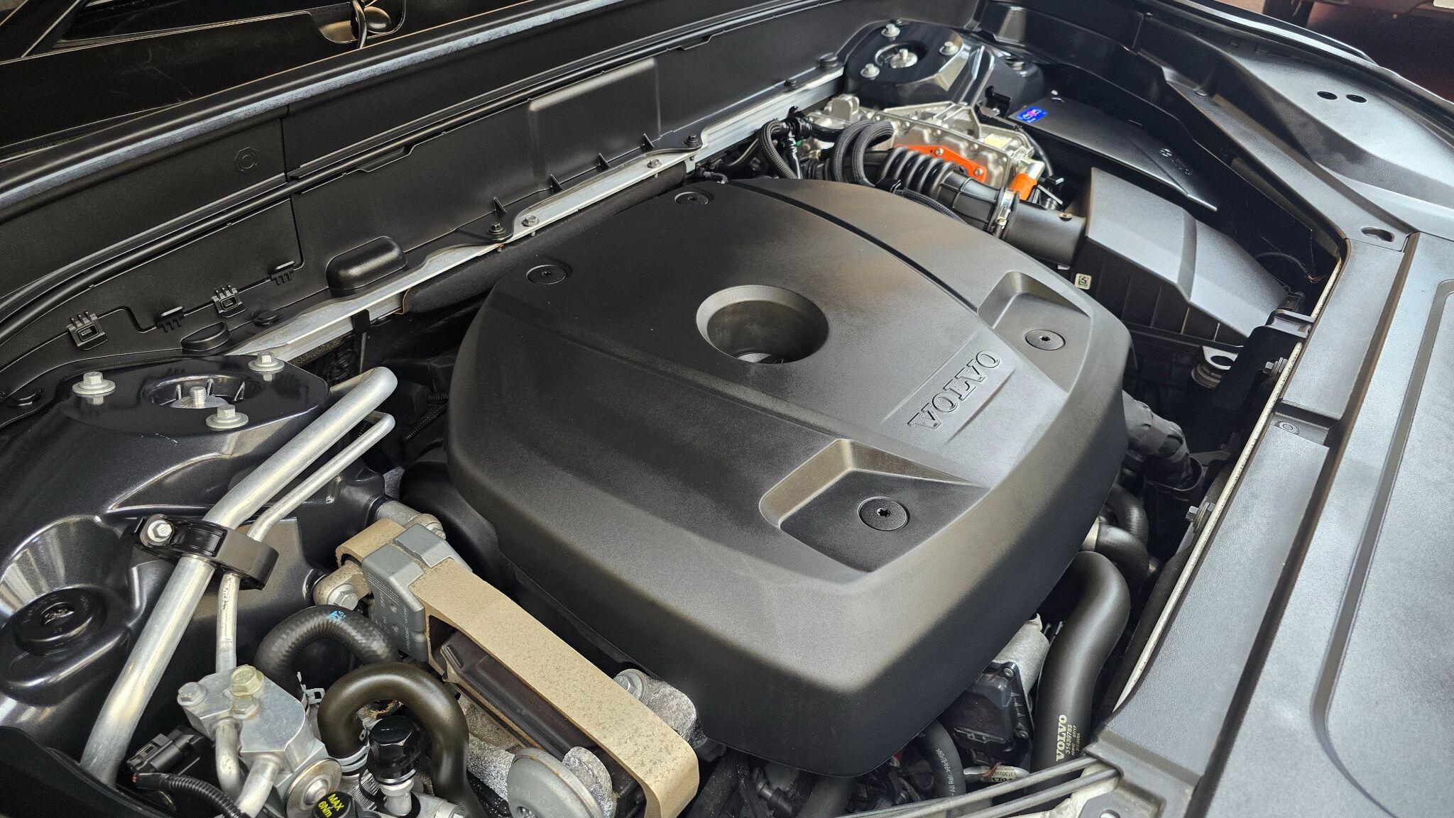 Volvo XC90 view 60