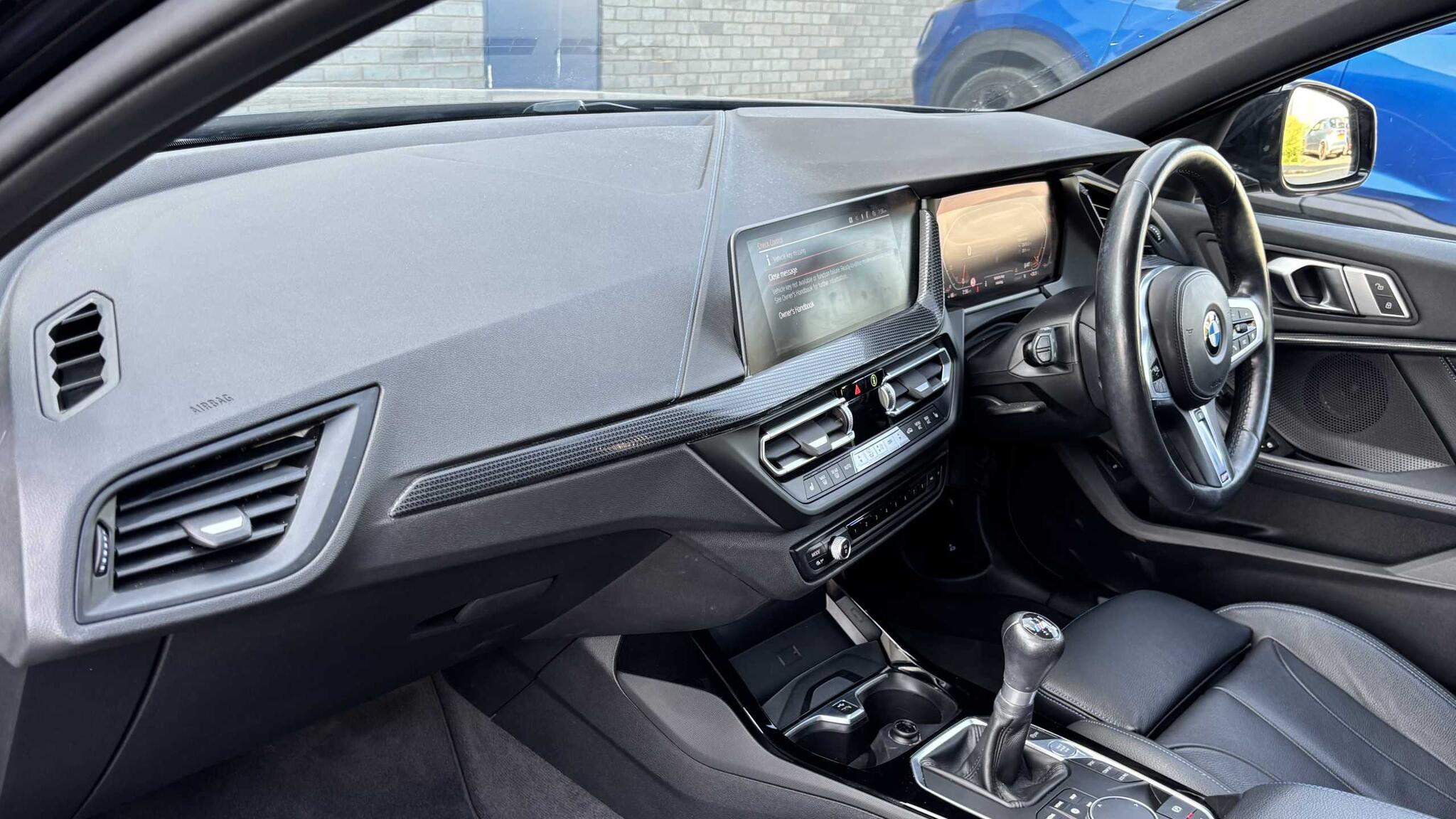 BMW 1 Series view 6