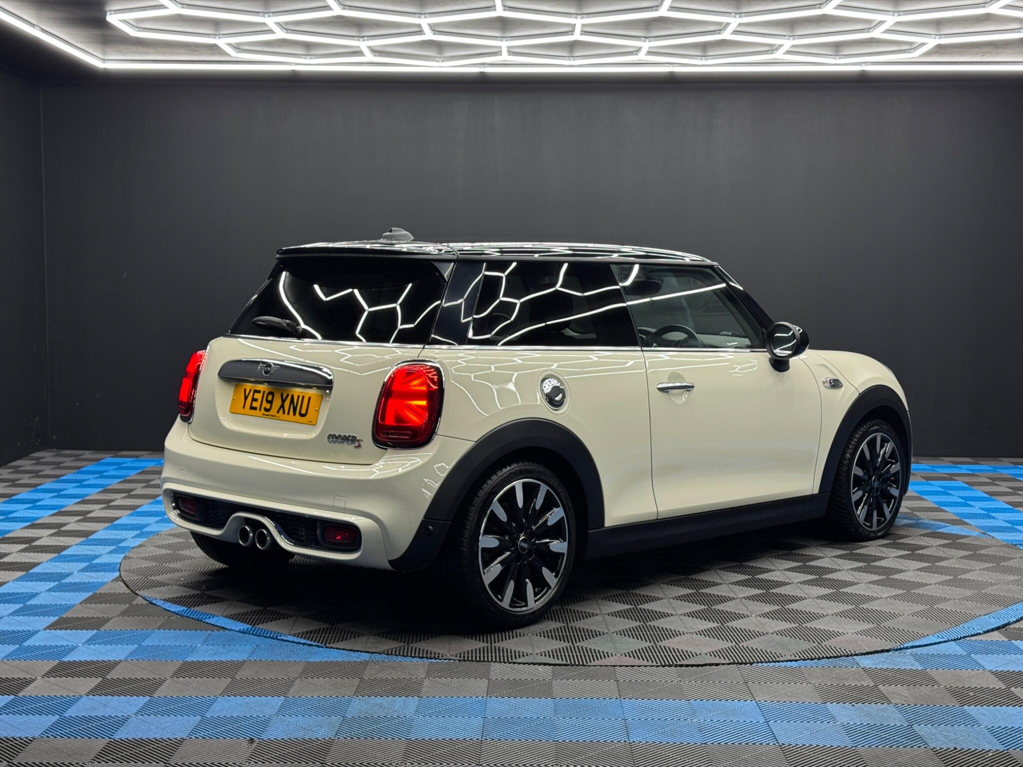 MINI Hatch view 5