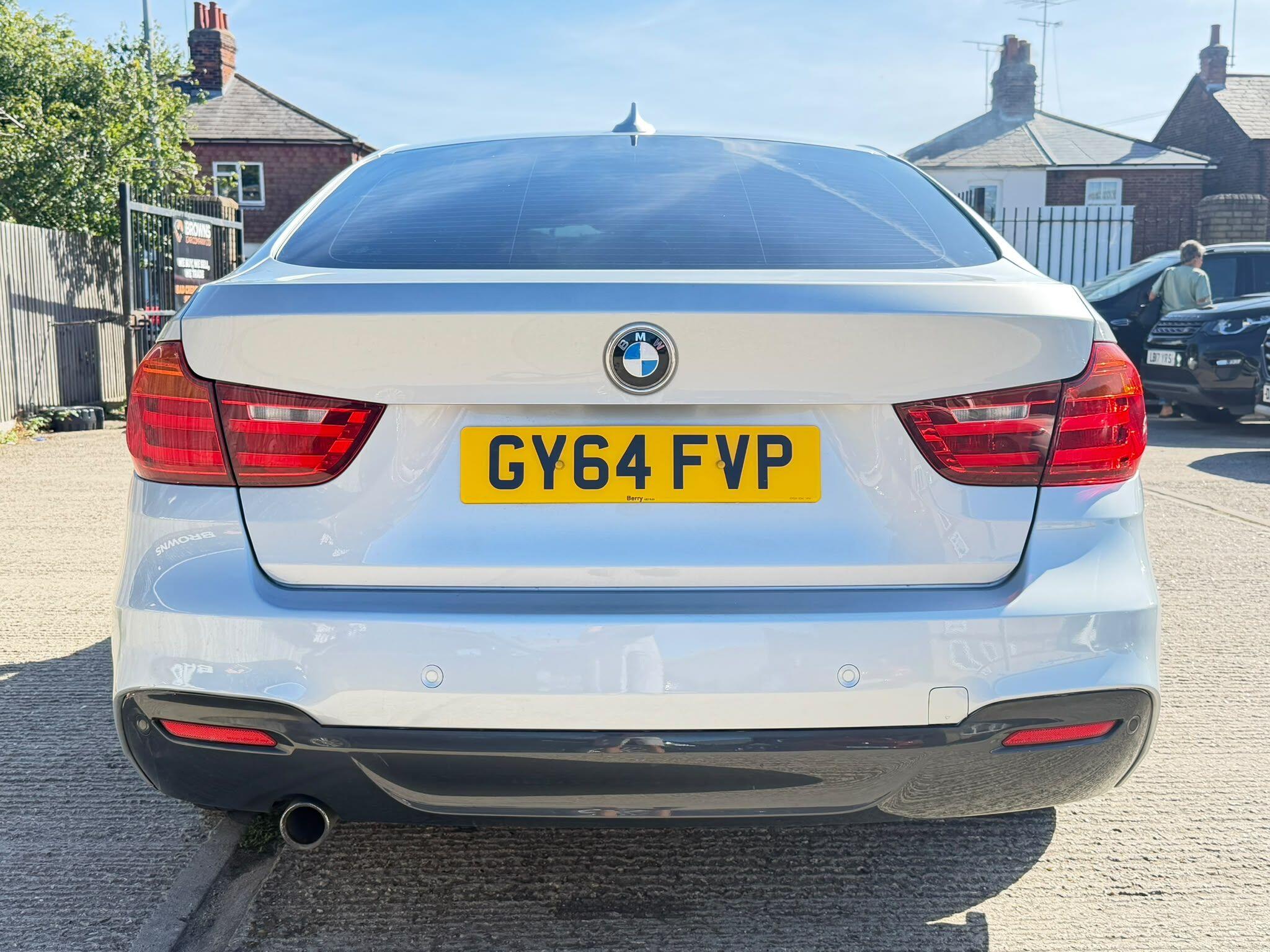 BMW 3 Series view 6